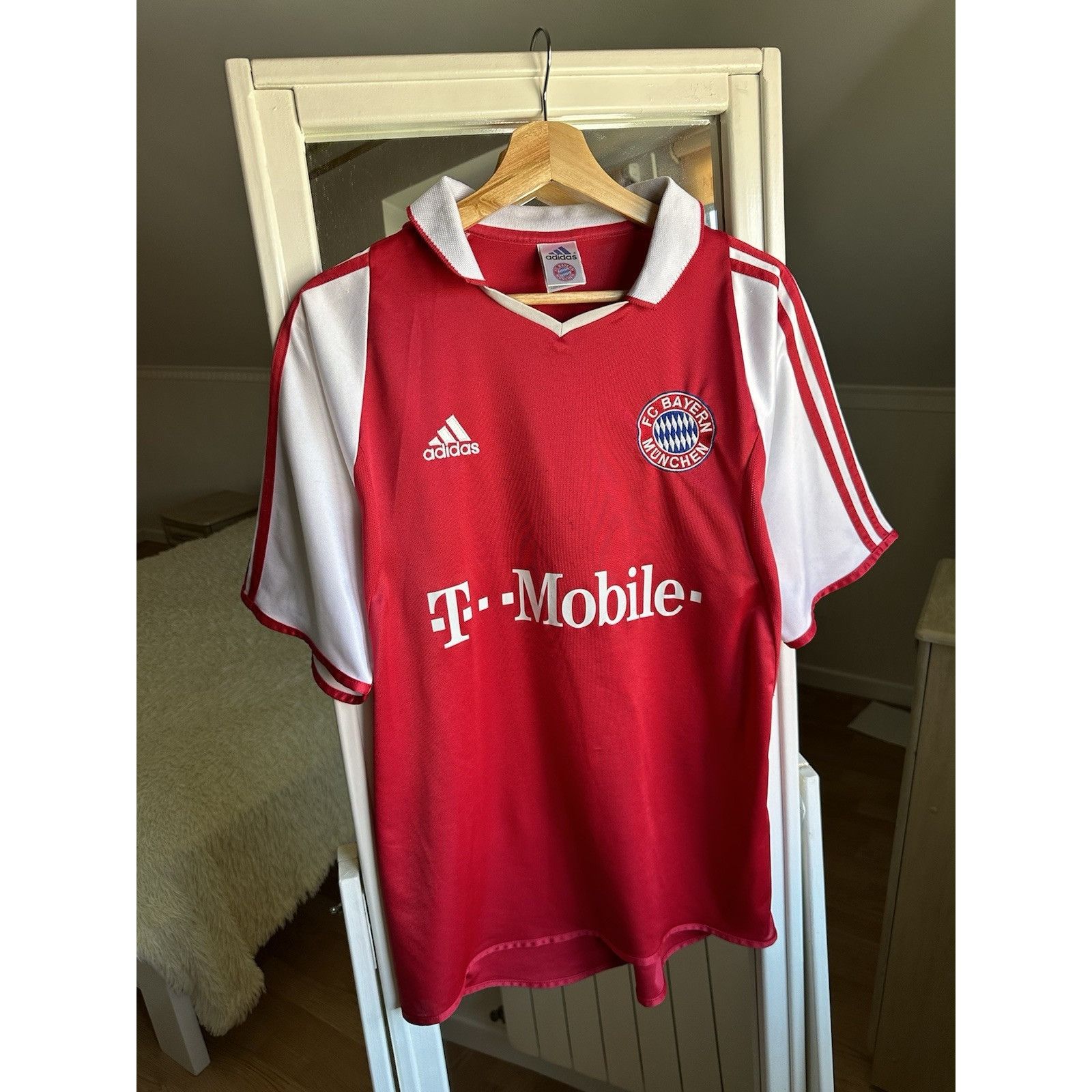 Adidas Bayern Munich 2004-05 Home Shirt (M) (Santa Cruz 24) Size US M / EU 48-50 / 2 - 3 Thumbnail