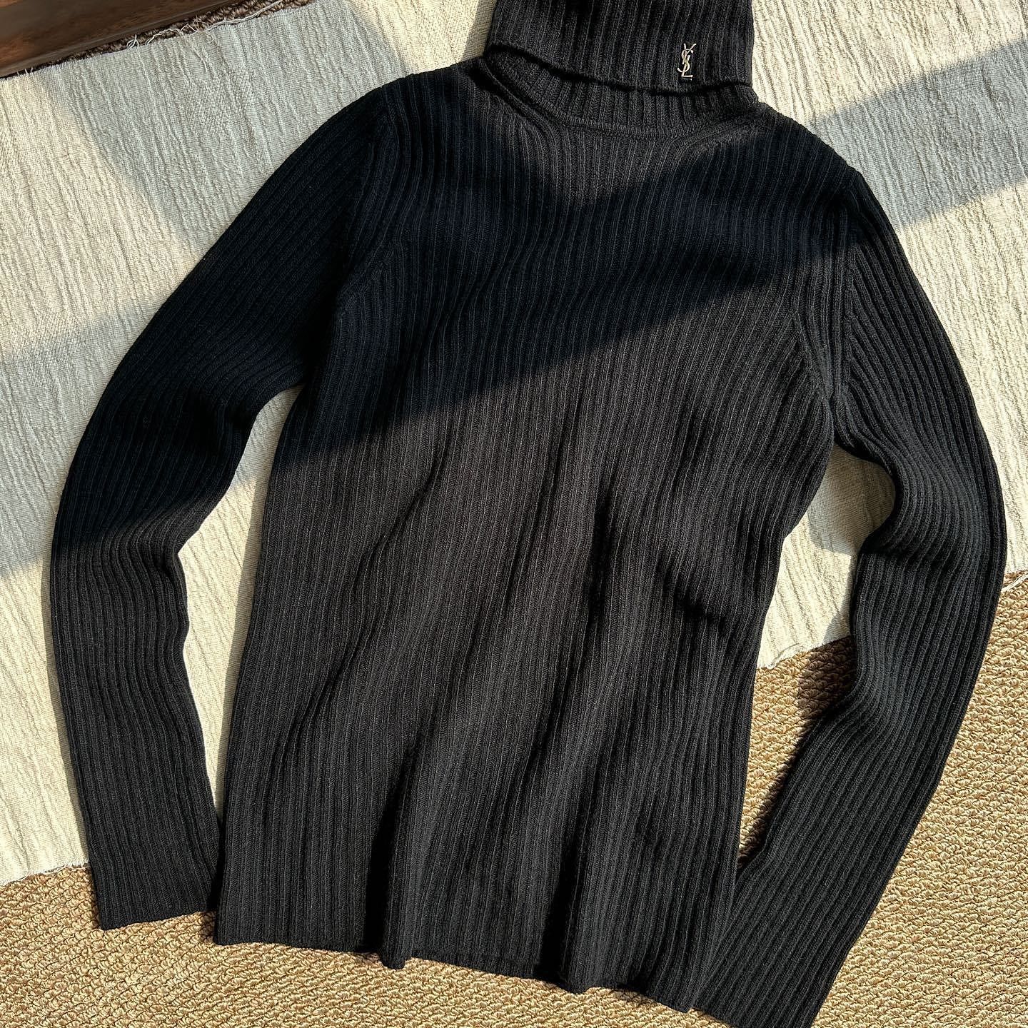 Saint Laurent Paris Saint Laurent YSL Logo Ribbed Turtleneck Sweater Size M Size M / US 6-8 / IT 42-44 - 1 Thumbnail