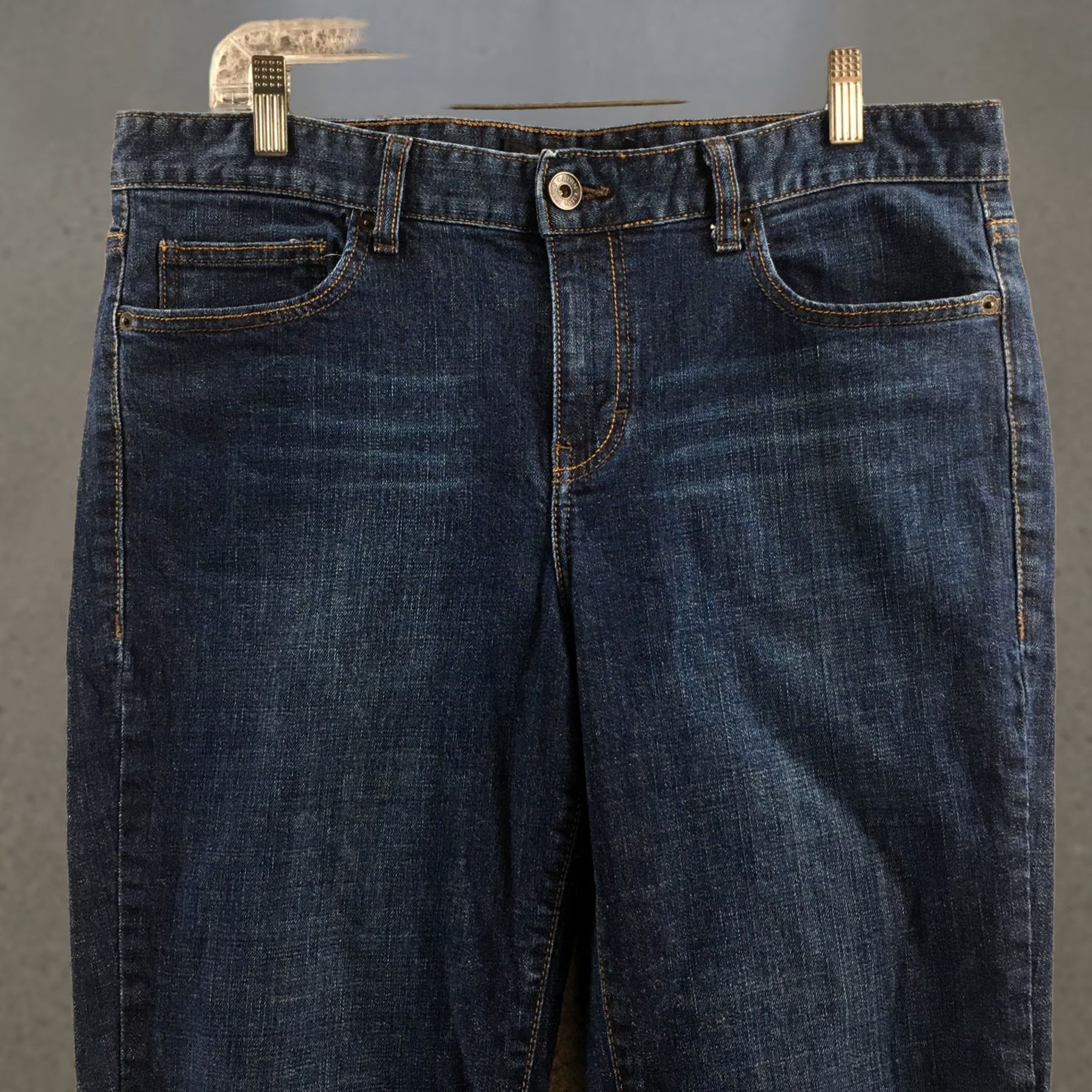 Calvin Klein Calvin Klein Straight Jeans Womens 33/16 Denim Mid Rise Zip Fly Blue Denim 5-Pocket Regular Waist 28.75 Inseam Size 24" / US 00 / IT 34 - 1 Thumbnail