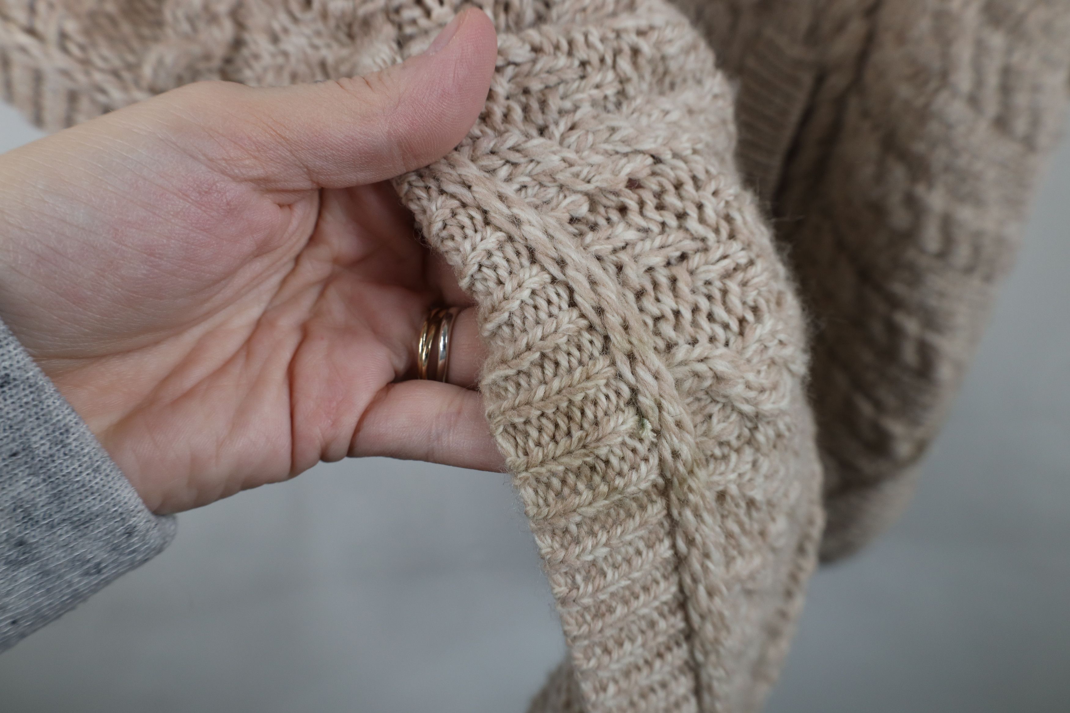 Vintage Vintage 90s Donegal Wool Knit Fisherman Poncho Sweater Beige Size S / US 4 / IT 40 - 7 Thumbnail