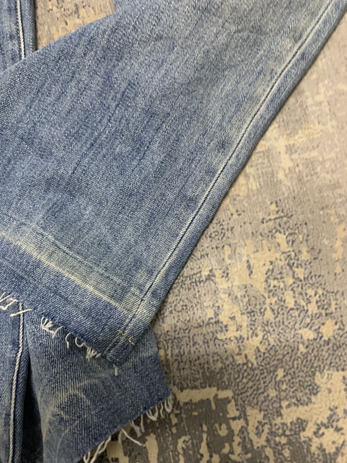 Uniqlo Vintage Uniqlo Faded Blue Washed Denim Size US 37 - 7 Thumbnail