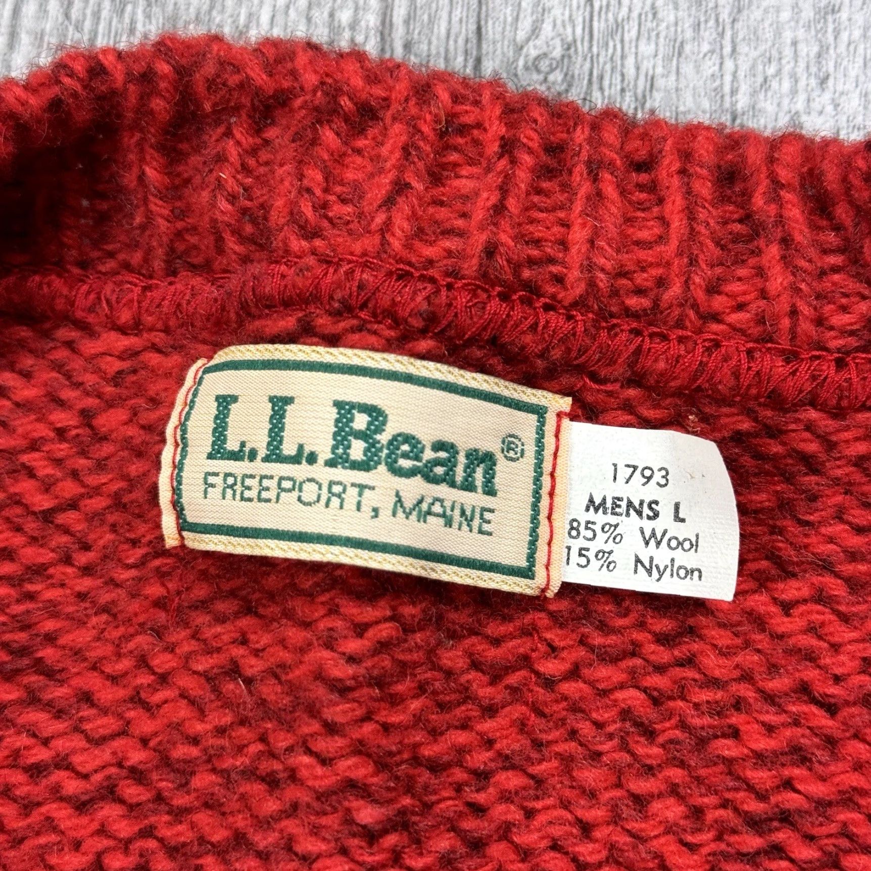 Vintage VINTAGE L.L. Bean Vest Sweater Knit Wool Red 70s-80s Classic V-Neck Sleeveless Large Men's Size L - Lam… Size US L / EU 52-54 / 3 - 3 Thumbnail