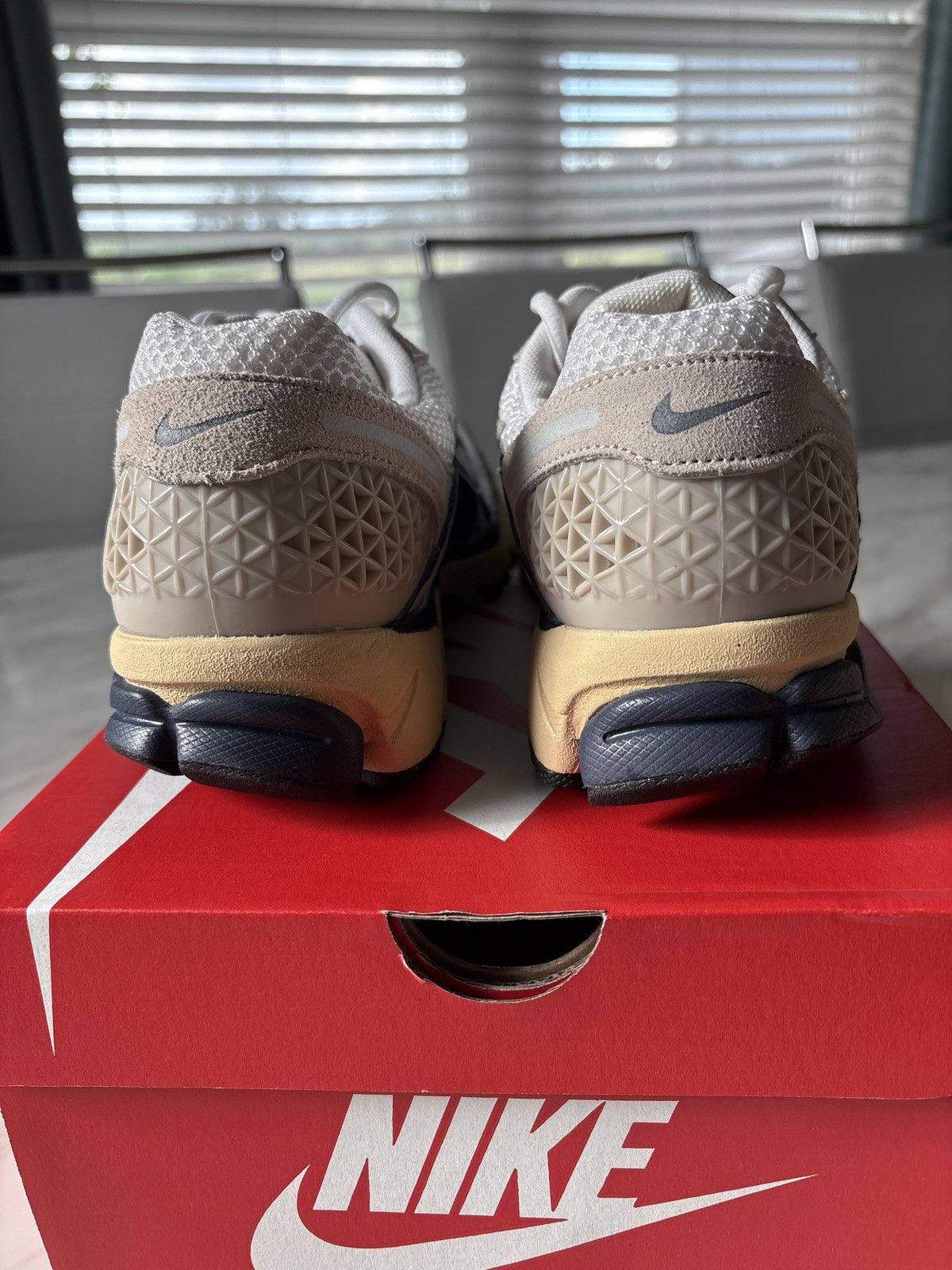 Nike Nike Zoom Vomero 5 Thunder Blue Cream Size US 8 / EU 41 - 5 Thumbnail