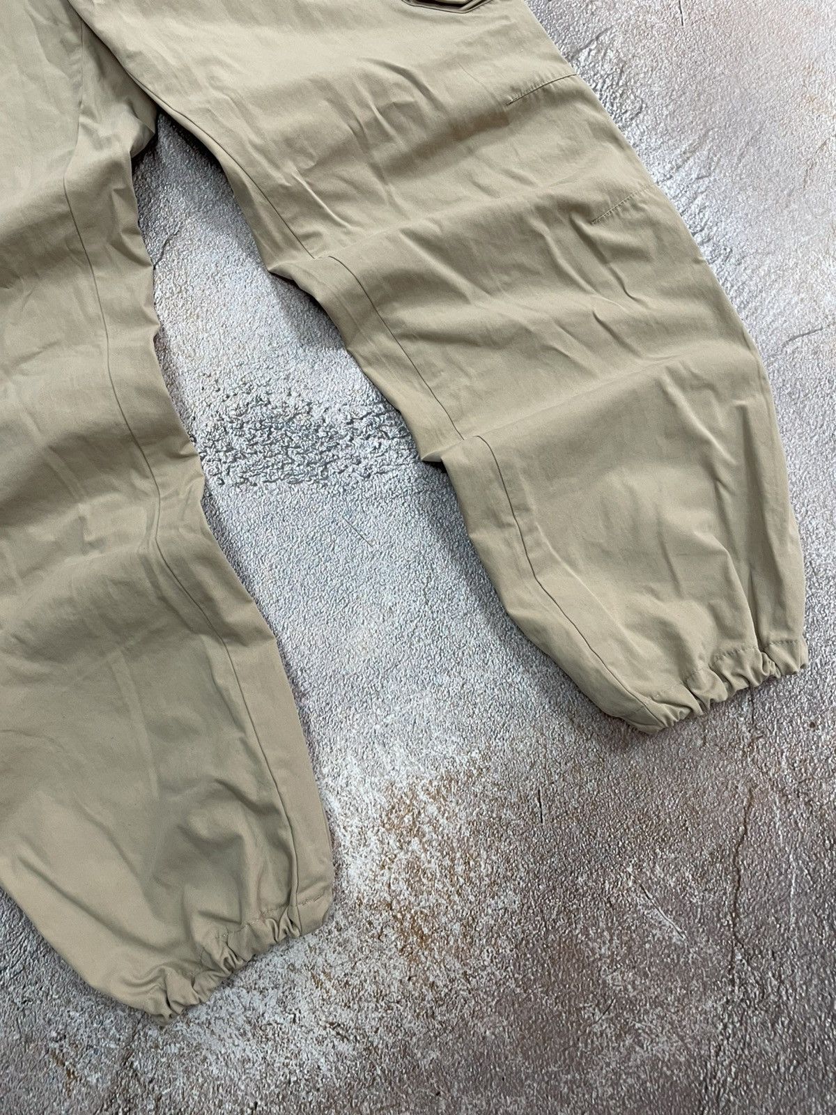 Nike Vintage Nike Small Logo Beige Cargo Pants Size US 32 / EU 48 - 4 Thumbnail