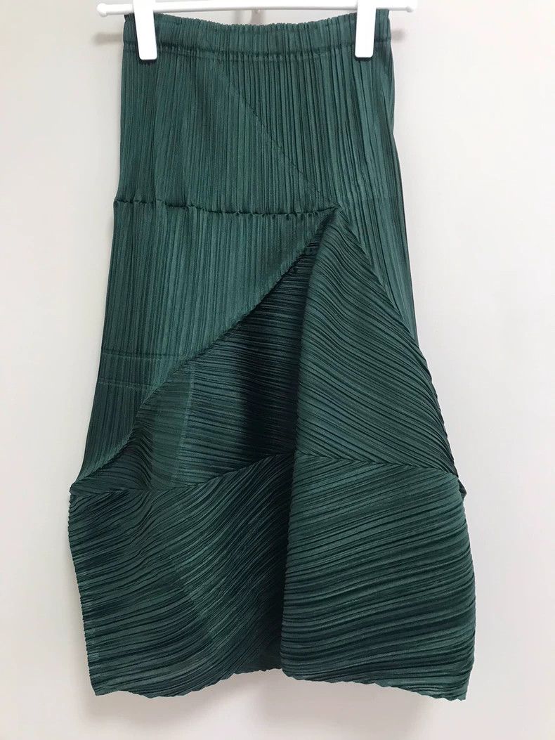 Issey Miyake Issey Miyake size:3 Green irregular-shaped skirt Size 42" / US 20 - 5 Thumbnail