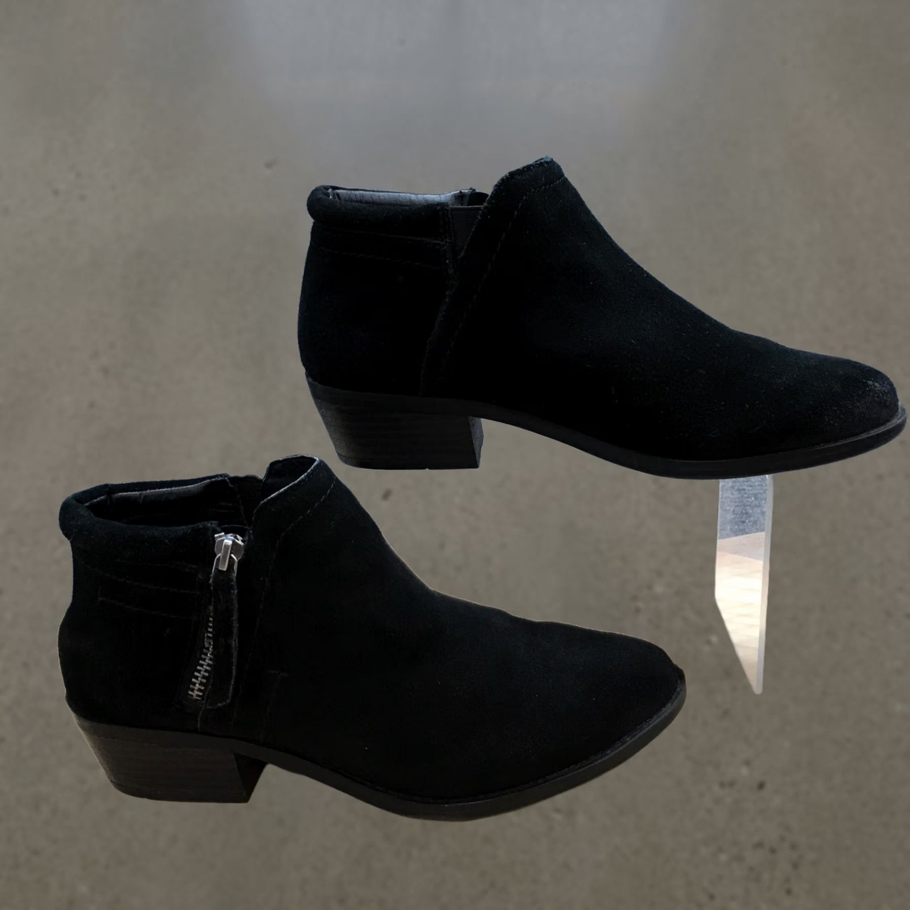 Vintage White Mountain Boots Womens 8.5 M Delaney Ankle Booties Black Leather Zip Almond Bootie Size US 9 / IT 39 - 1 Thumbnail