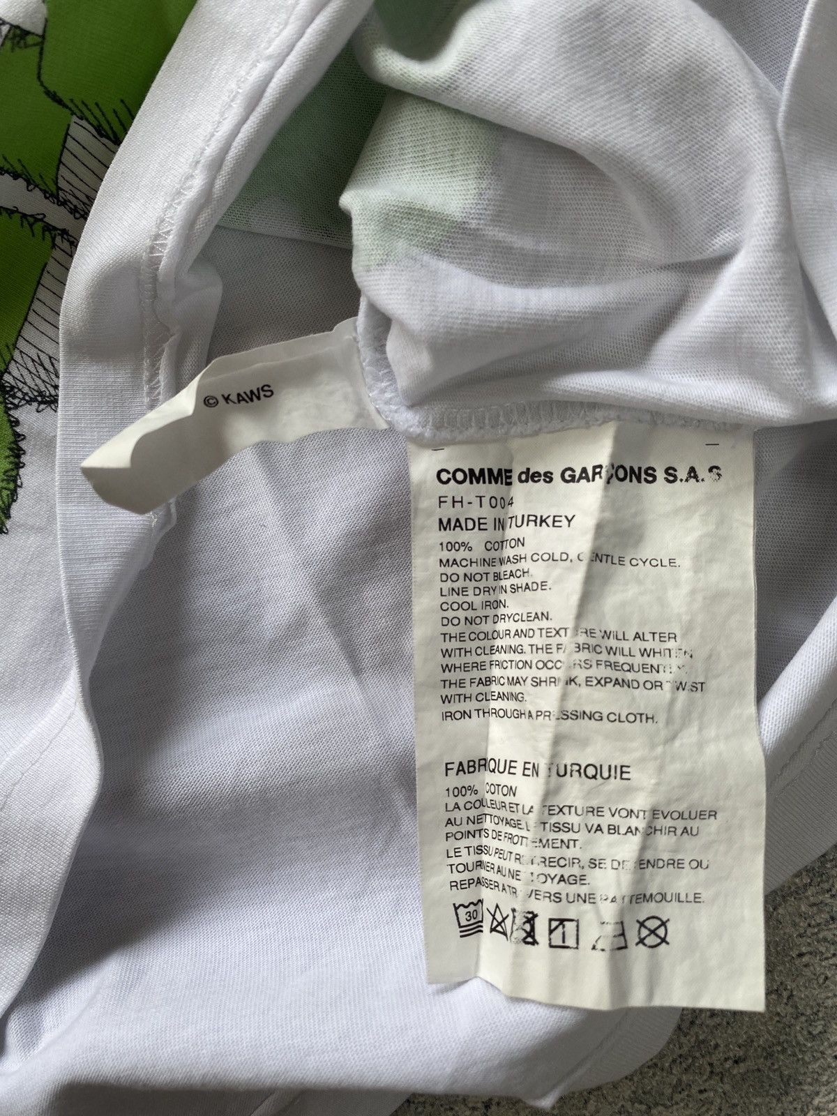 Comme des Garcons SHIRT × Kaws Comme des Garcons x Kaws art tee Size US S / EU 44-46 / 1 - 5 Thumbnail