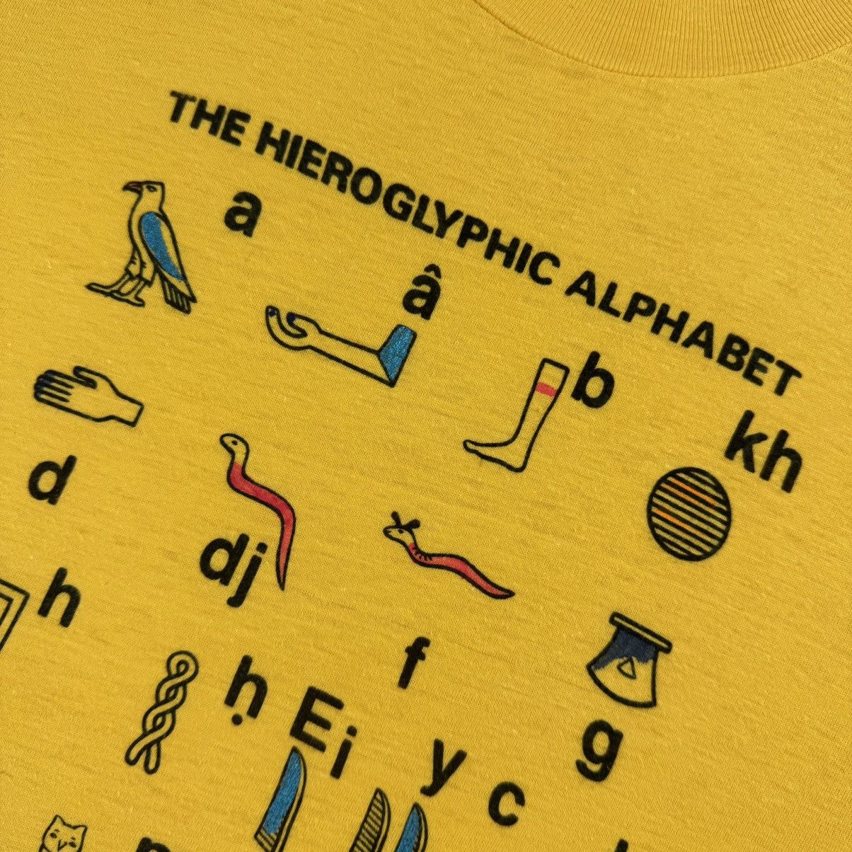 Vintage Vintage Egyptian Hieroglyphic Alphabet Graphic T-shirt Size US L / EU 52-54 / 3 - 7 Thumbnail
