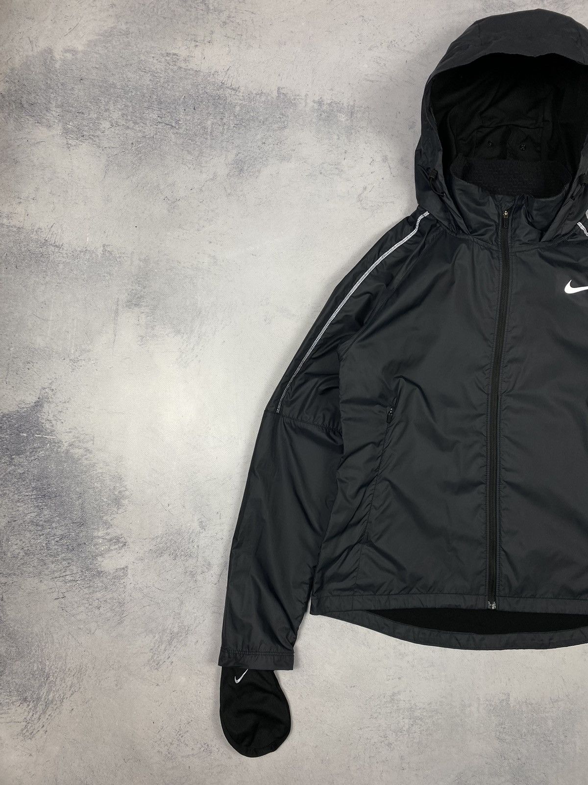 Nike Nike Running Shield Black Windbreaker Training Jacket Women Size S / US 4 / IT 40 - 5 Thumbnail