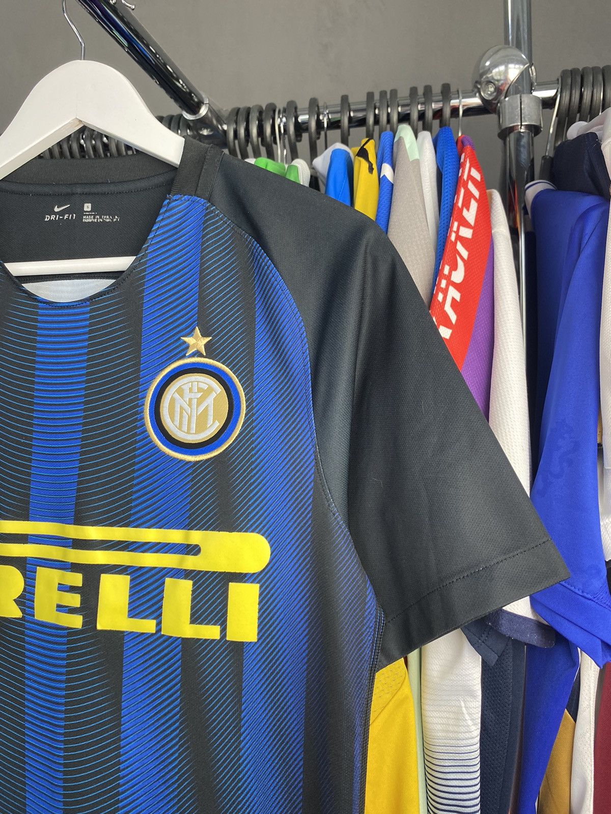 Nike 2016/17 NIKE INTER MILAN HOME SOCCER FOOTBALL JERSEY SHIRT Size US S / EU 44-46 / 1 - 4 Thumbnail