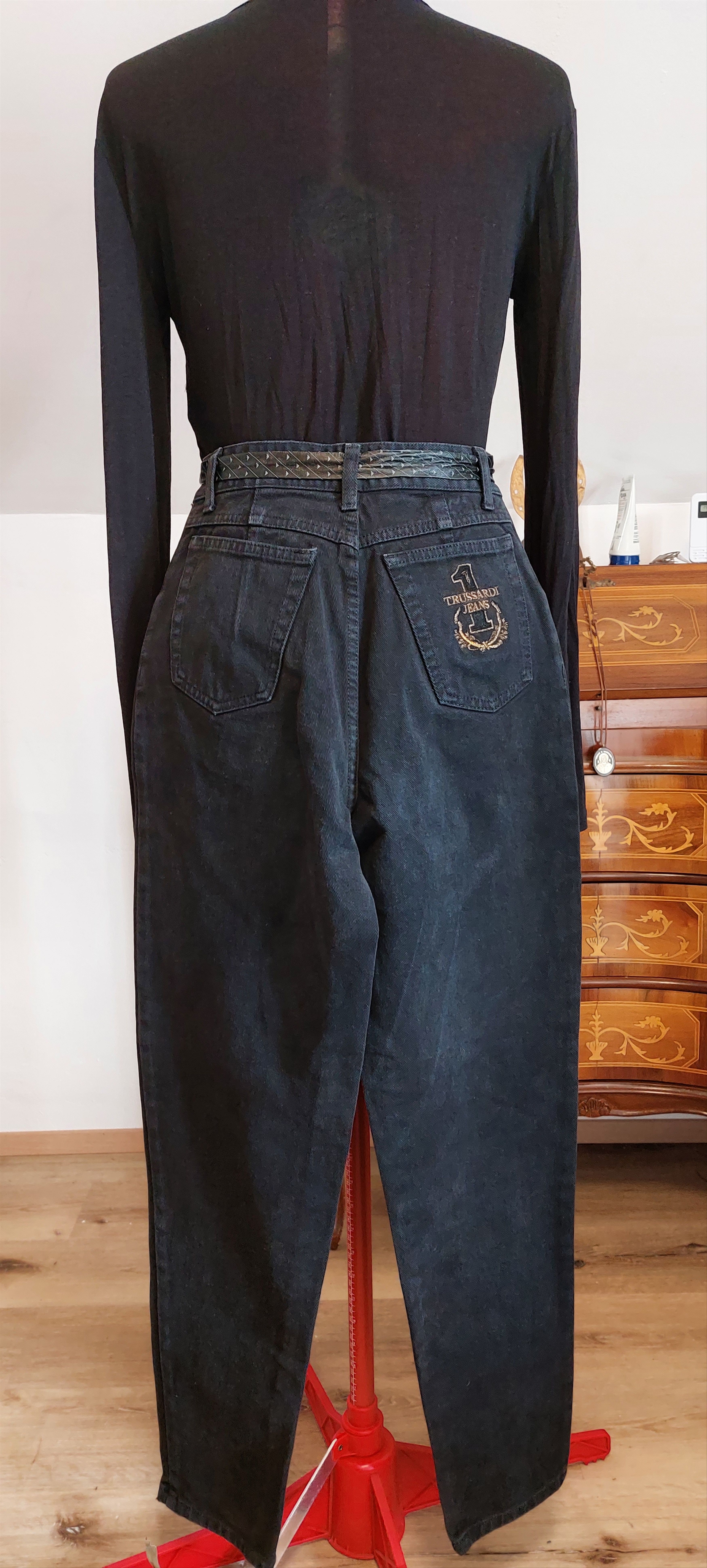 Trussardi Banana Fit Jeans – W29 (Small Fit)