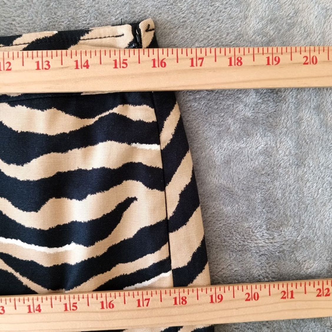 Talbots Talbots Skirt Petites 8P Beige Black Animal Print Knee Length Lined Pencil New Women Mens? Size 30" / US 8 / IT 44 - 2 Thumbnail