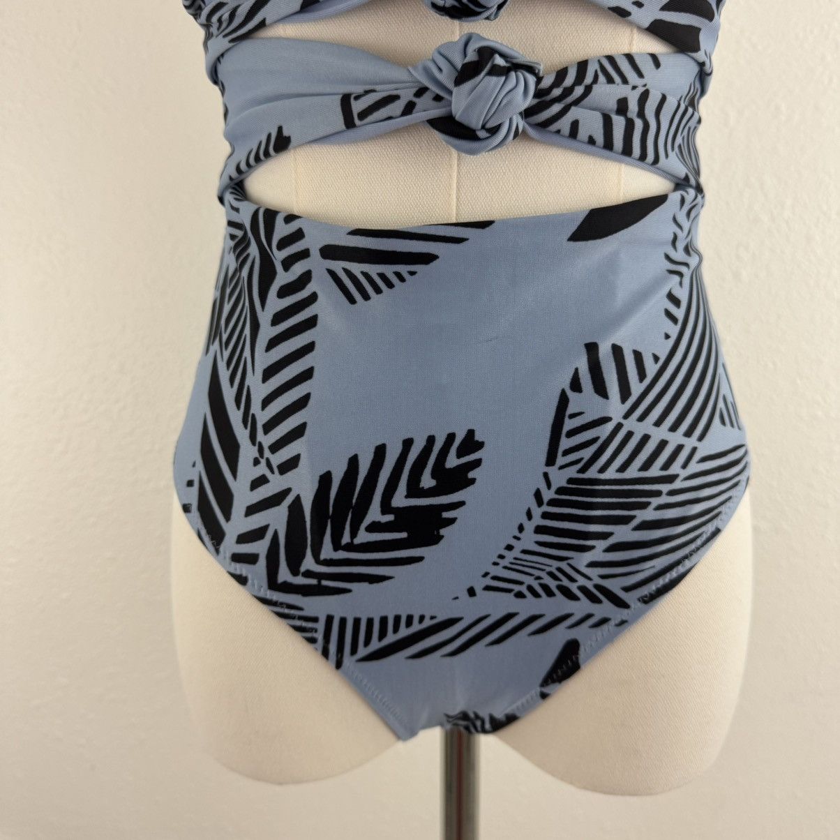 Other AERIE Blue Cheeky Strapless Triple Knot One Piece Swimsuit Size XS / US 0-2 / IT 36-38 - 8 Thumbnail