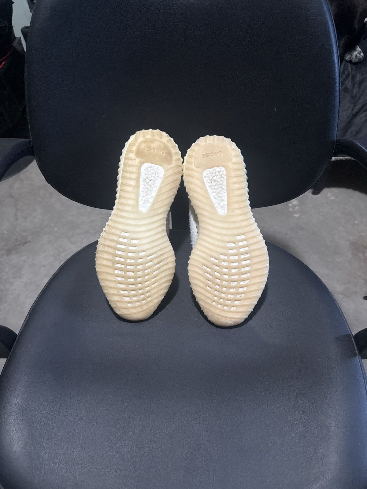 Yeezy Yeezy 350 bone Size US 10 / EU 43 - 5 Thumbnail
