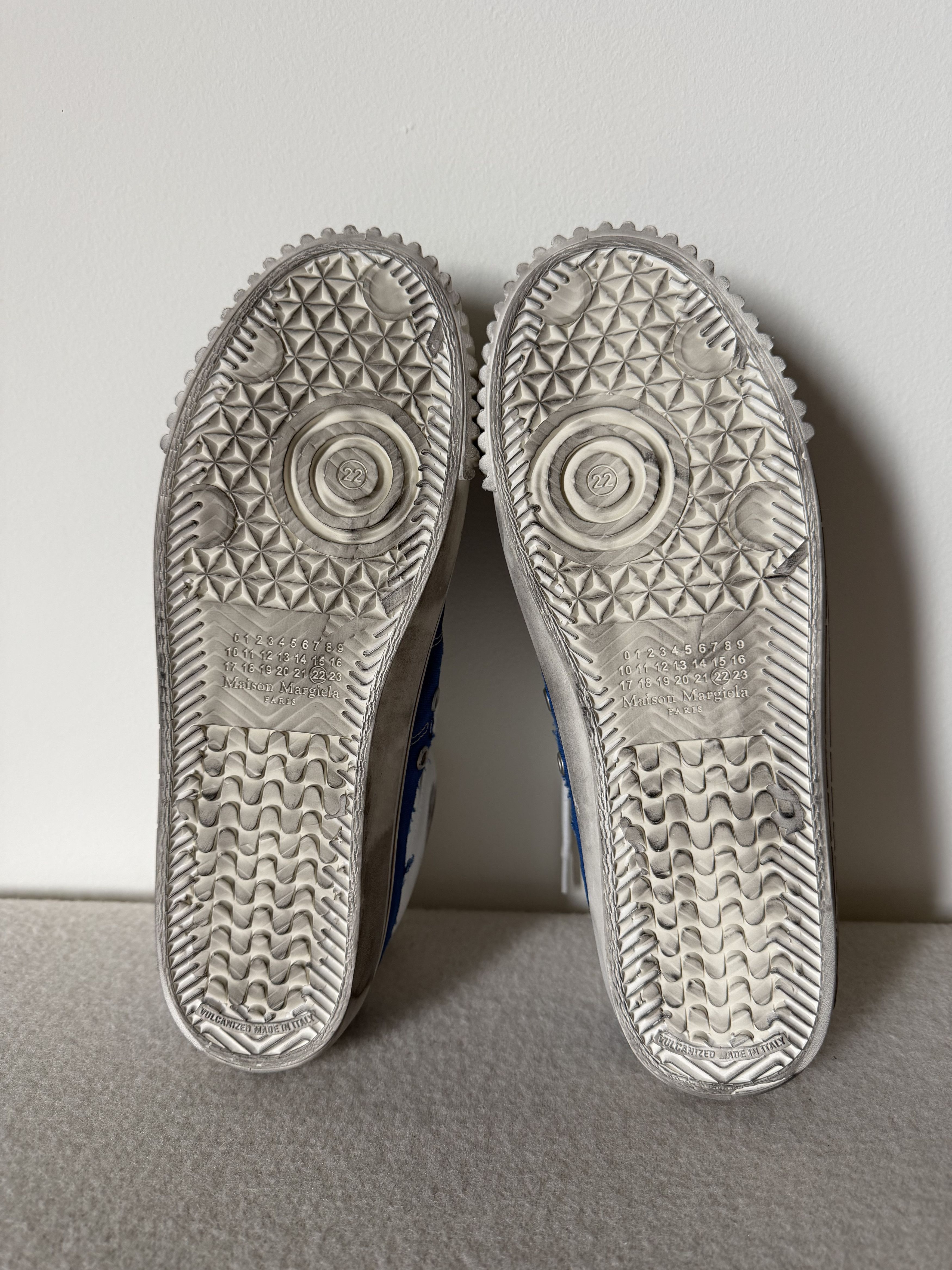 Maison Margiela Maison Margiela Evolution Sneakers in White Blue Size US 7 / EU 40 - 6 Thumbnail