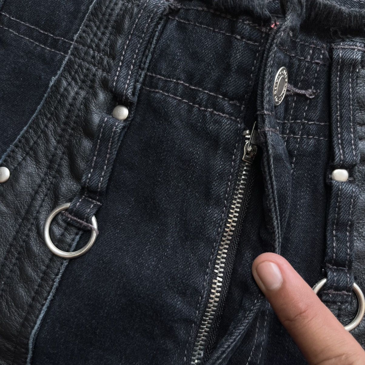 Tornado Mart ALGONQUINS JAPANESE BRAND BONDAGE Y2K MAD PUNK FLARED DENIM Size 27" / US 4 / IT 40 - 4 Thumbnail