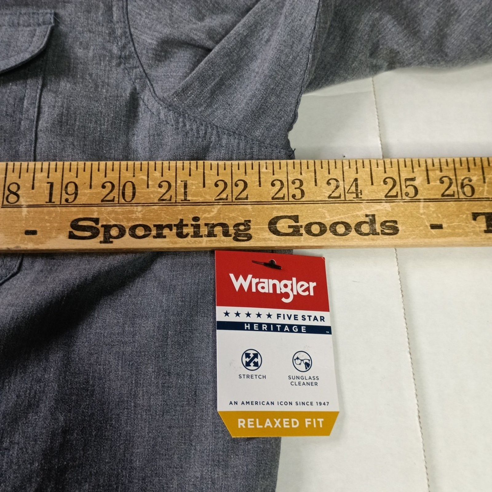 Wrangler Wrangler Men's Relaxed Fit Woven Button Up Shirt Size L Gray Size US L / EU 52-54 / 3 - 4 Thumbnail