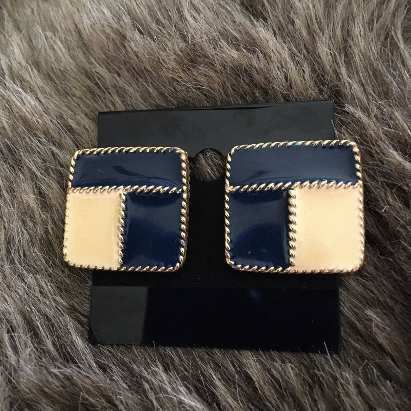 Vintage Vintage 70s navy & cream enamel pierced earrings Size ONE SIZE - 2 Thumbnail