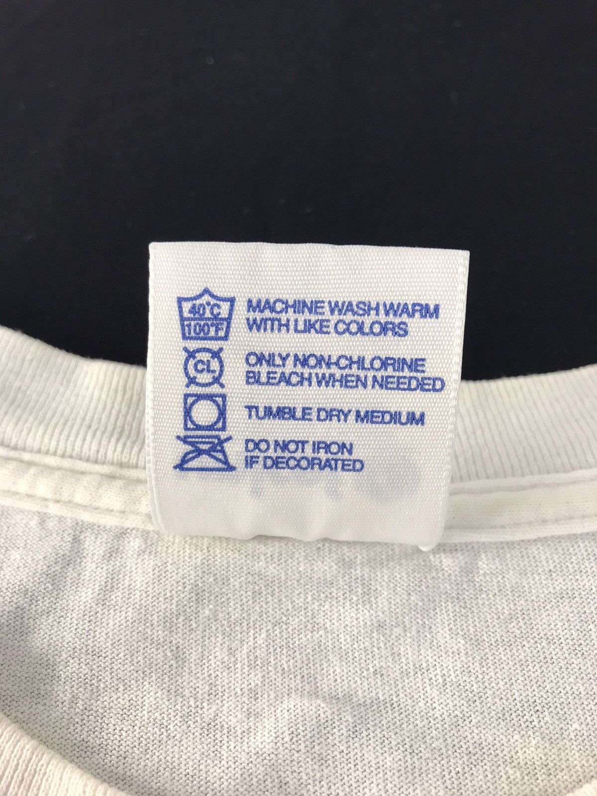 Vintage Vintage 90s Unicef Agostino Traini Blue Monster Logo Tee Size US M / EU 48-50 / 2 - 5 Thumbnail