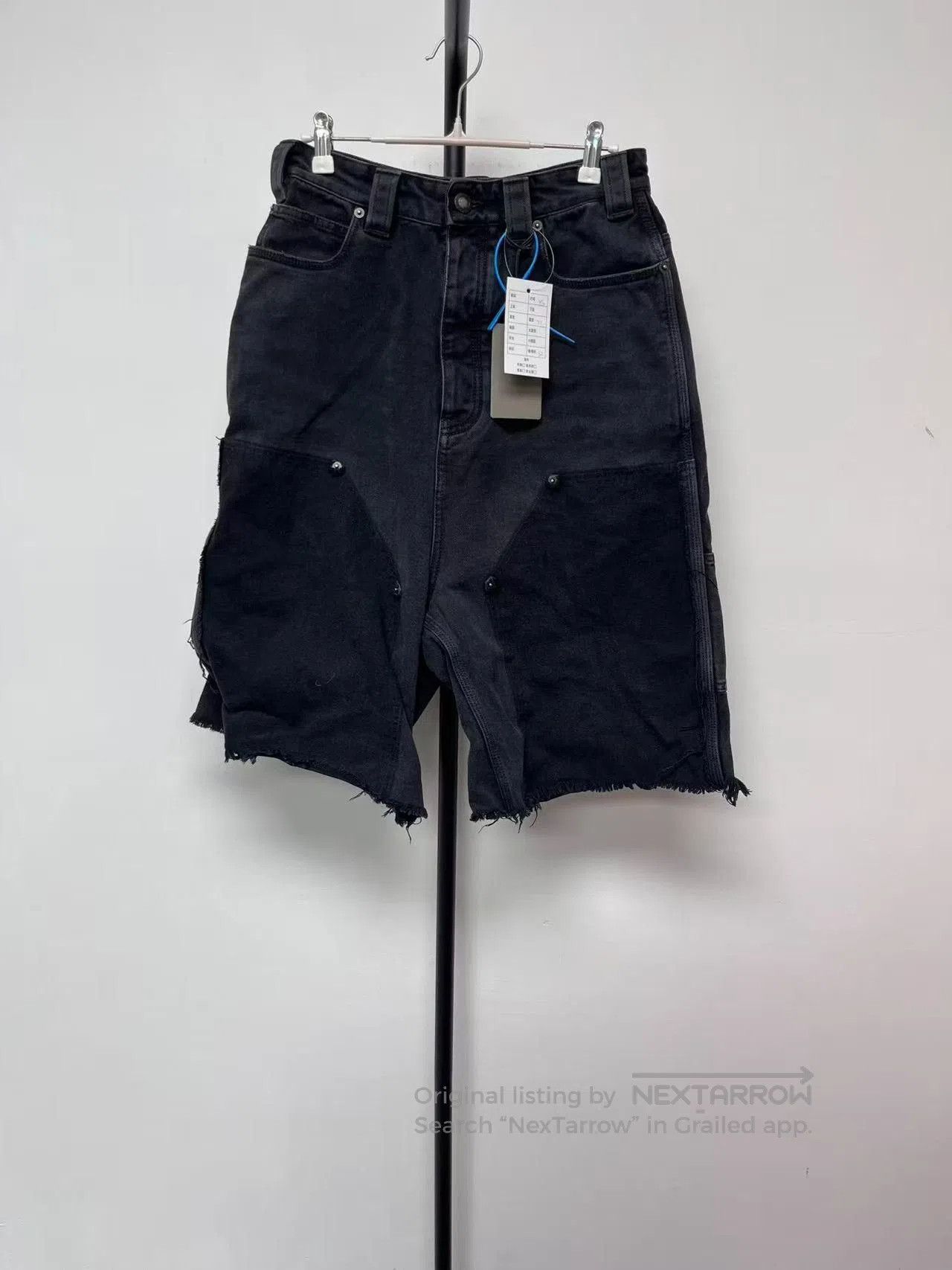 Balenciaga Balenciaga Loose Fit Black Denim Shorts. Size US 26 / EU 42 - 1 Thumbnail