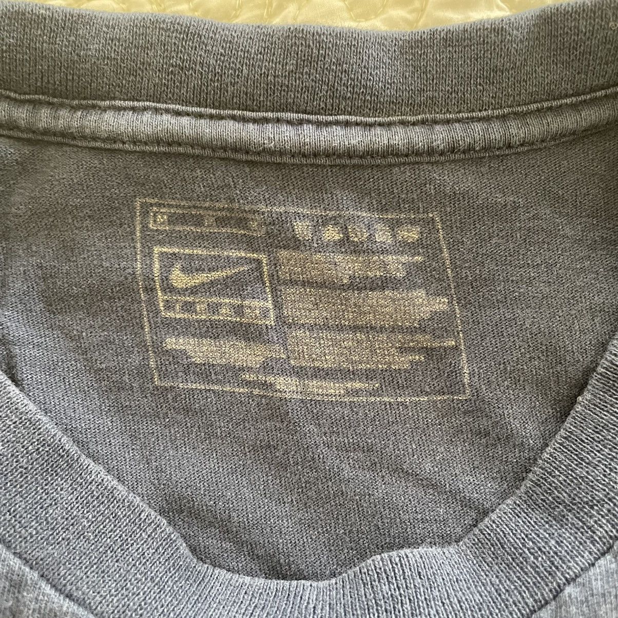 Nike Vintage Nike Uconn Center Swoosh Tee Size US M / EU 48-50 / 2 - 3 Thumbnail