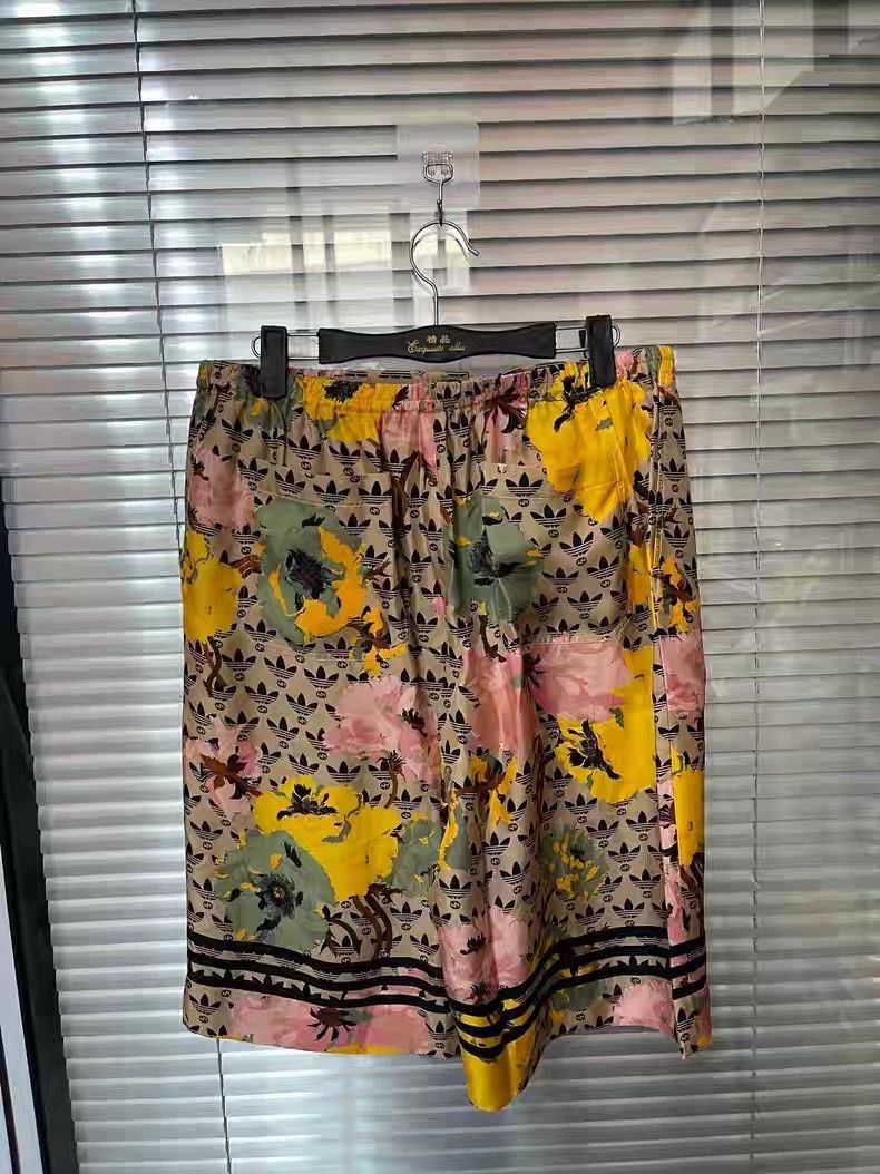 Gucci Gucci Co-branded silk shorts Size US 32 / EU 48 - 3 Thumbnail