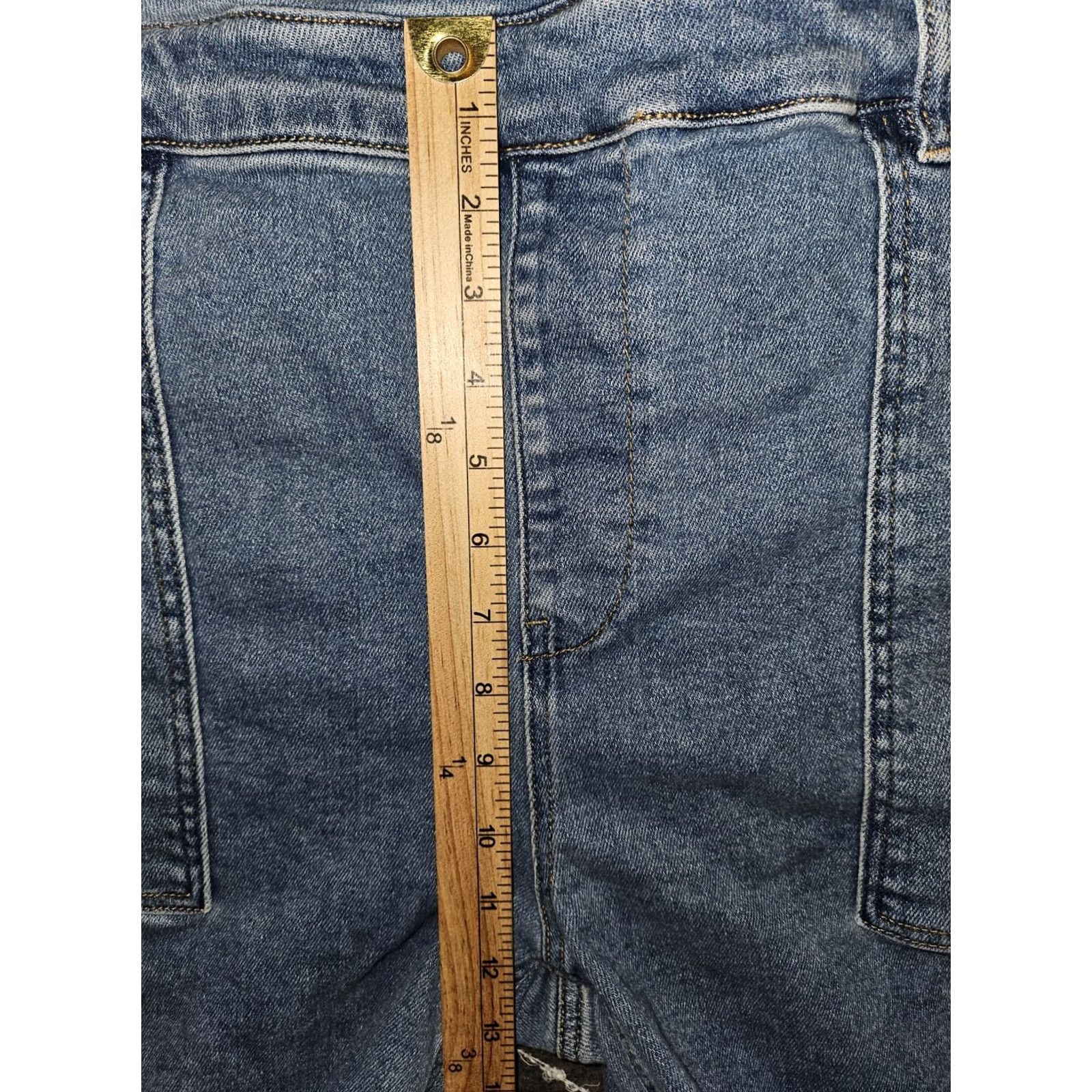 Vintage VINTAGE Ava & Viv Shortalls Women's 18W Denim Cutoff Stretch Frayed Hipster Preppy 90s City Cowgirl Outdoor Pockets High Rise Blue Plus Womens Size 40" / US 18 - 4 Thumbnail