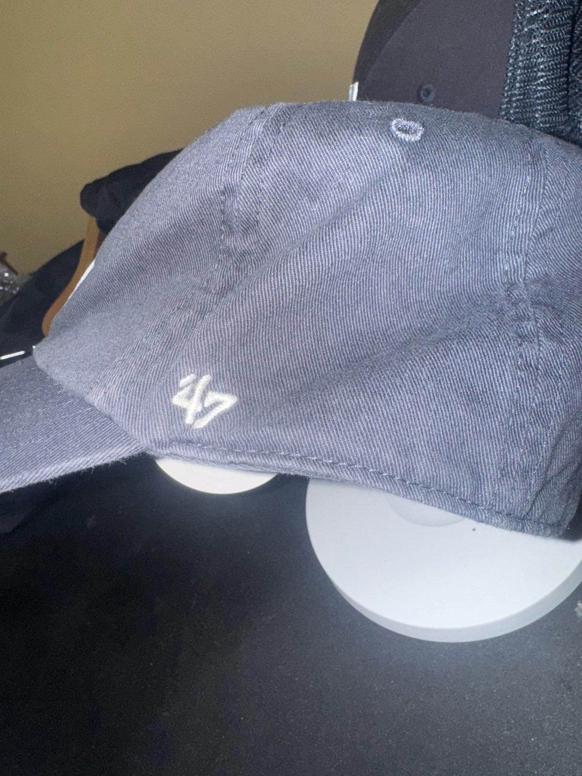 New Era MLB New York Yankees Strapback Script Spellout Hat 47 Brand Size ONE SIZE - 4 Thumbnail