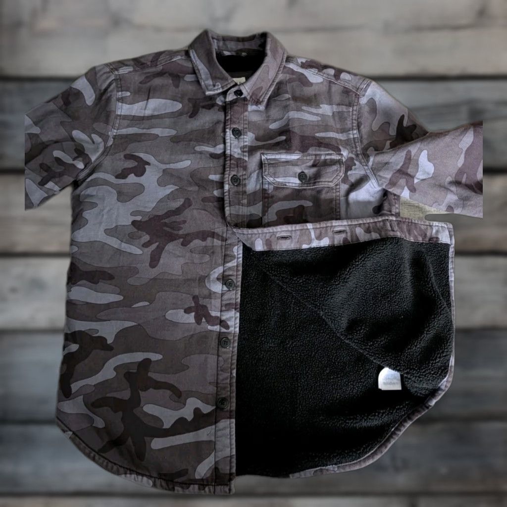 Gap Gap Men's Camo Sherpa Lined Button-Up Shirt Size S Black Gray Outdoor Casual Size US S / EU 44-46 / 1 - 1 Thumbnail