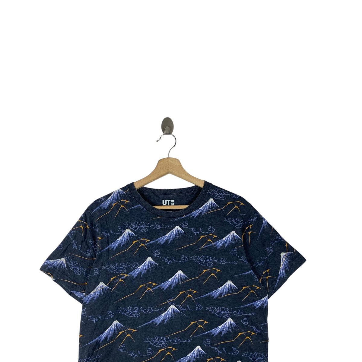 Uniqlo UNIQLO x HOKUSAI BLUE Japan Traditional Fuji AOP Tee Shirt Size L / US 10 / IT 46 - 2 Thumbnail