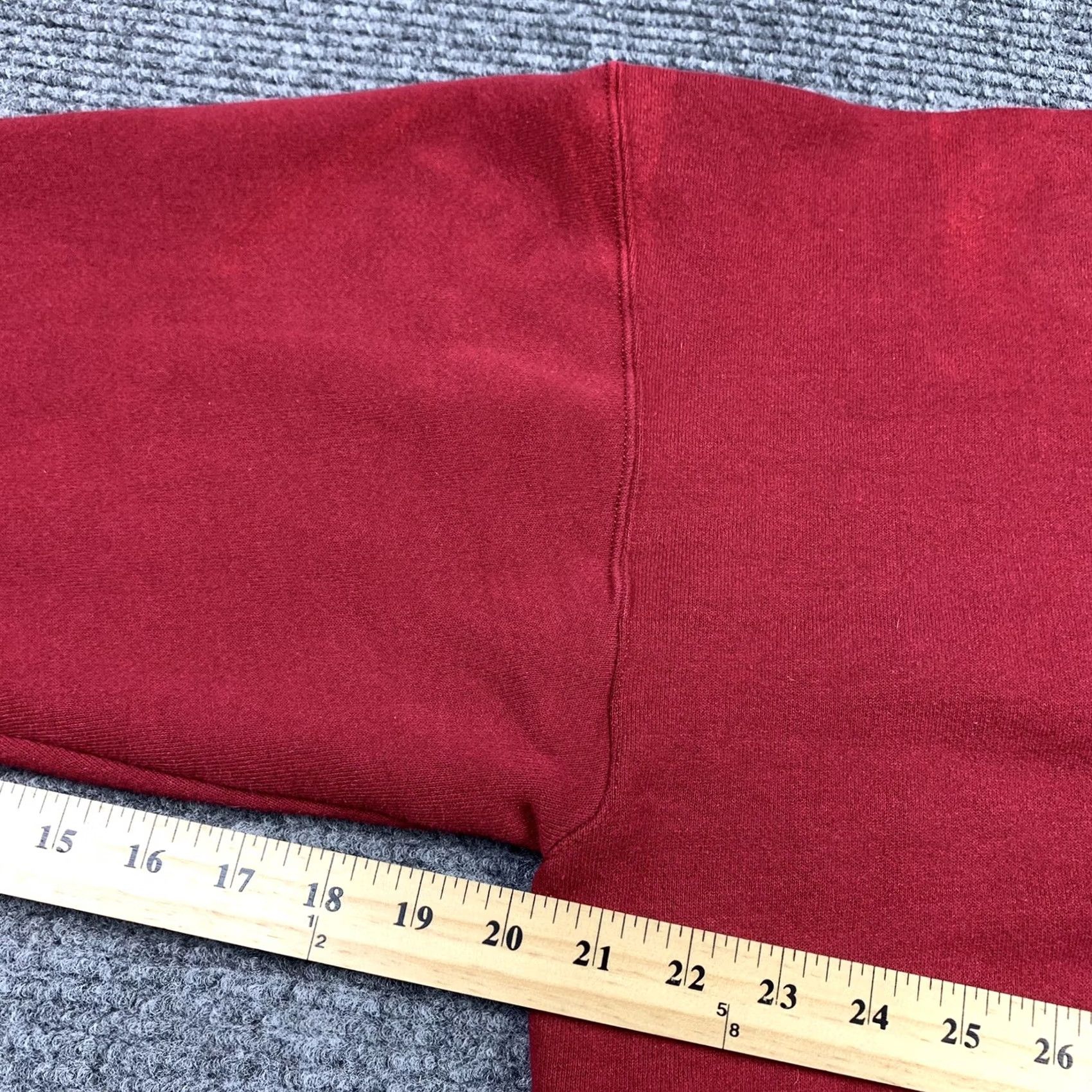 Soffe VINTAGE Soffe Sweatshirt Crewneck Red 90s Adult Large Gusset Cotton Blend Mens Sweatshirt 50/50 Made In USA Regular Size L Size US L / EU 52-54 / 3 - 7 Thumbnail