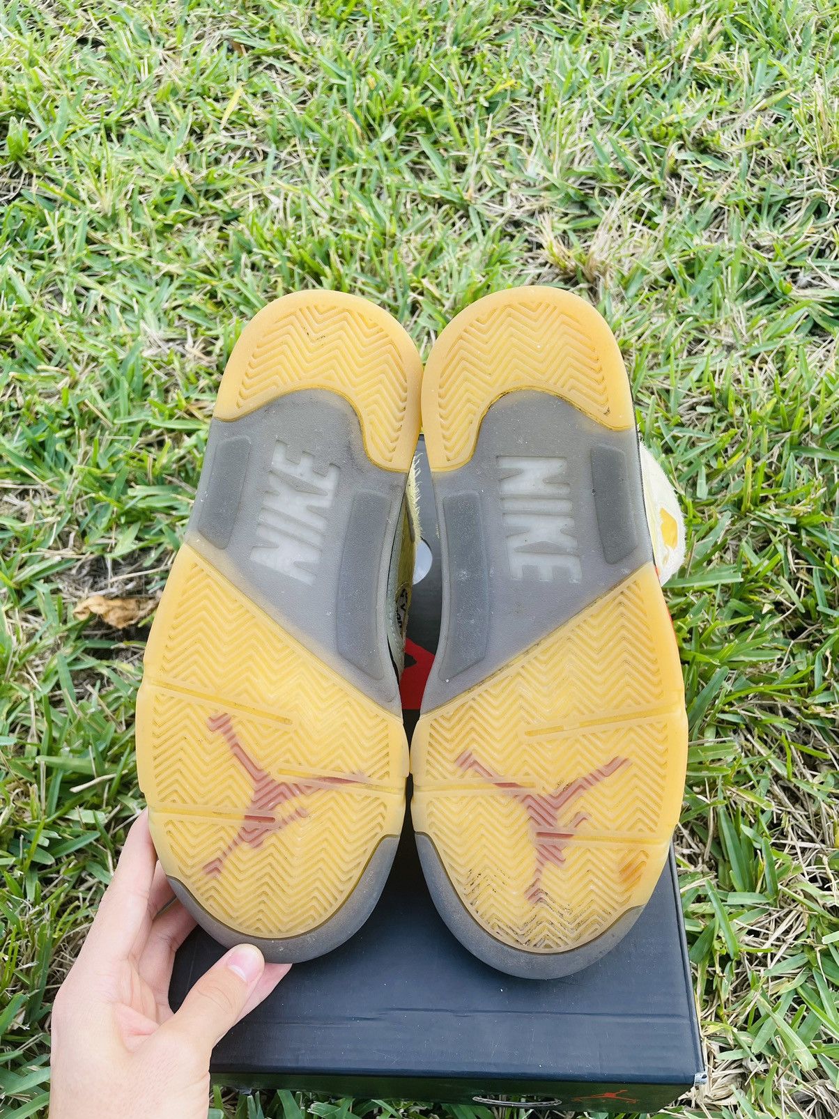 Jordan Brand Off-White x Air Jordan 5 SP ‘Sail’ Size US 7.5 / EU 40-41 - 9 Thumbnail