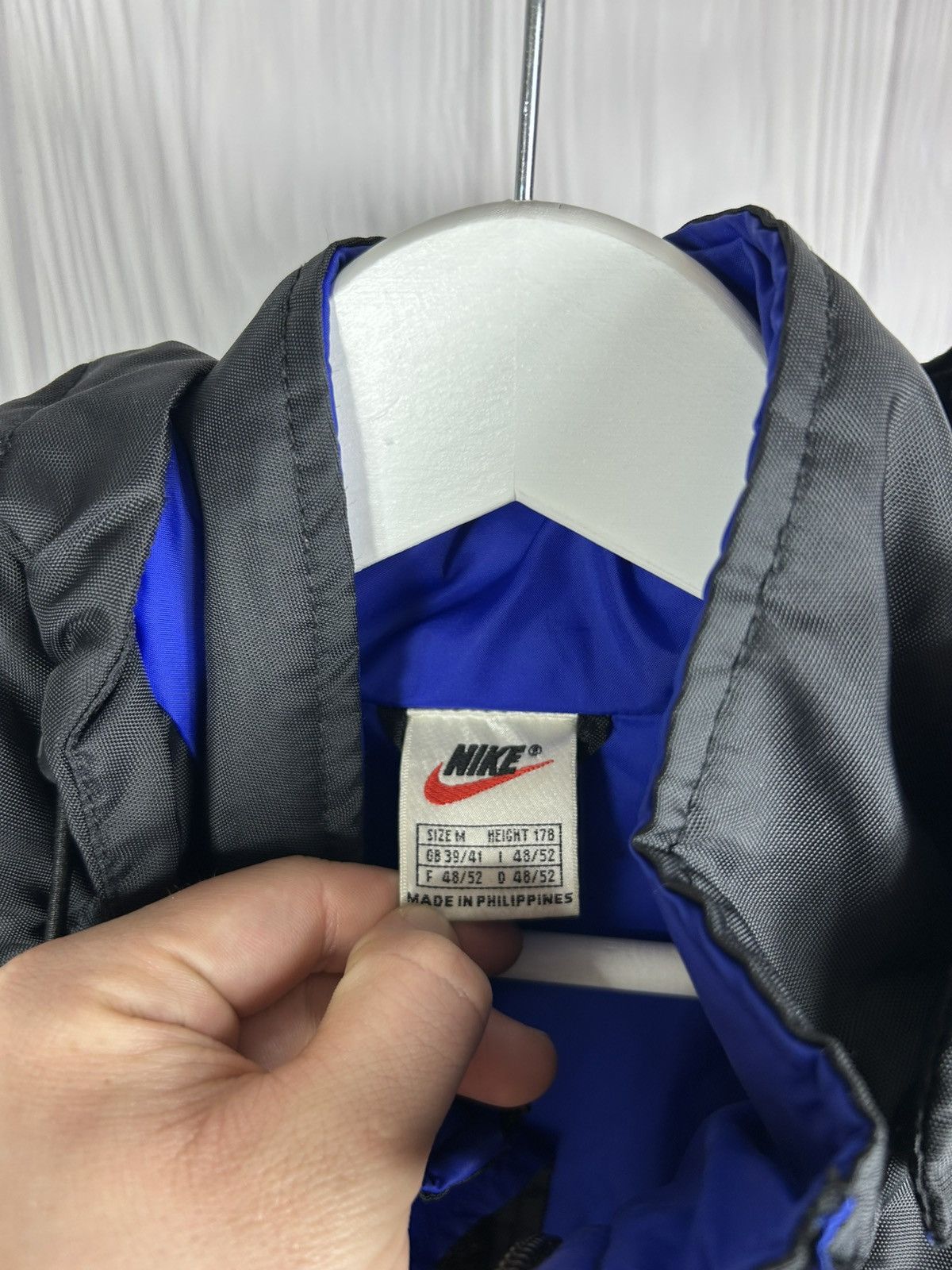 Nike Vintage Y2K Nike Nylon Jacket Big Swoosh Size M Size US M / EU 48-50 / 2 - 17 Thumbnail