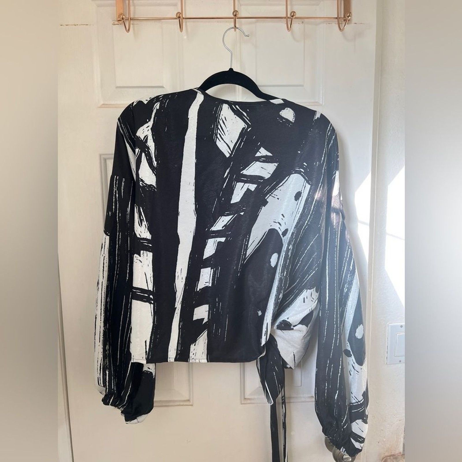 Other DiarraBlu Abstract Date Night Black and White Wrap Top Size XXL / US 16-18 / IT 52-54 - 3 Thumbnail