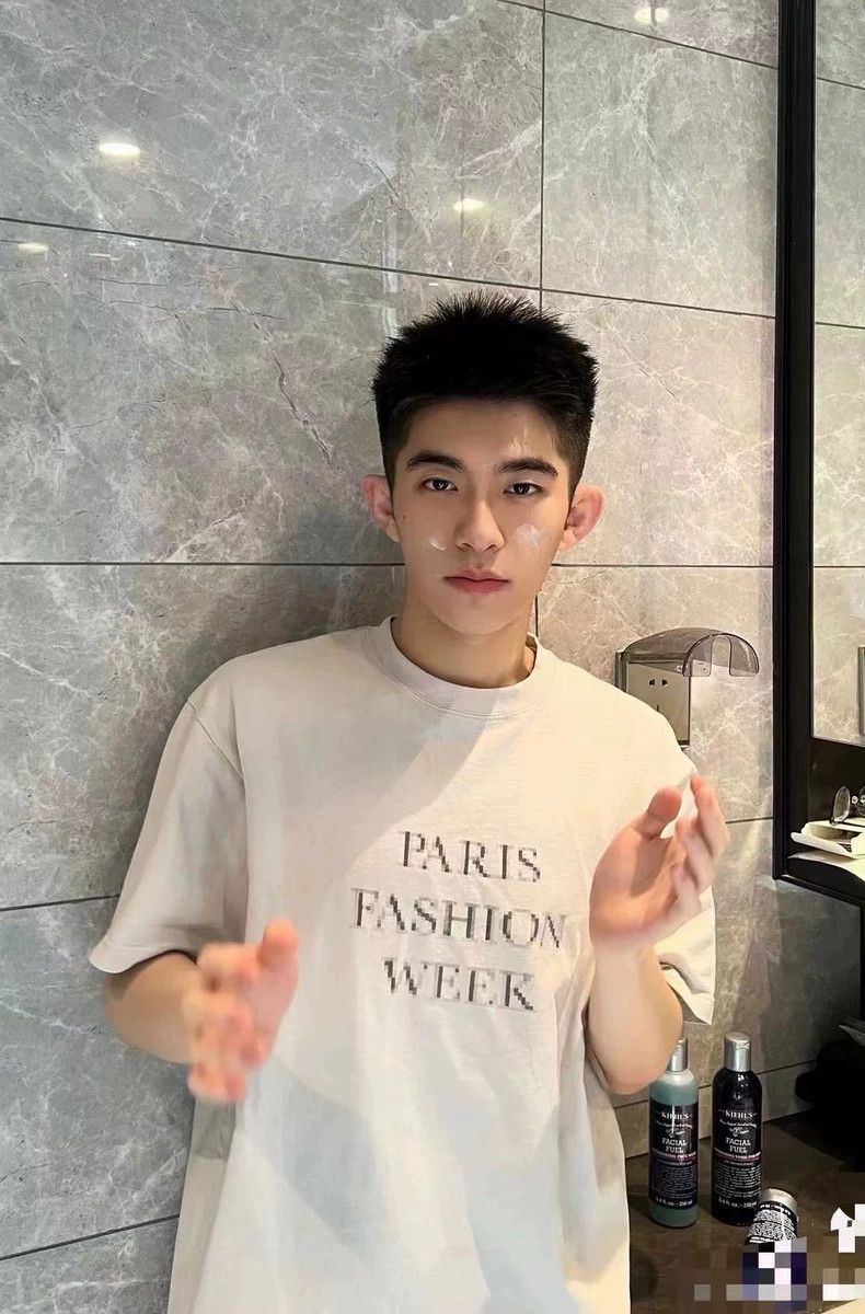 Balenciaga Balenciaga Fashion Week logo monogram short sleeve T-shirt Size US XS / EU 42 / 0 - 9 Thumbnail