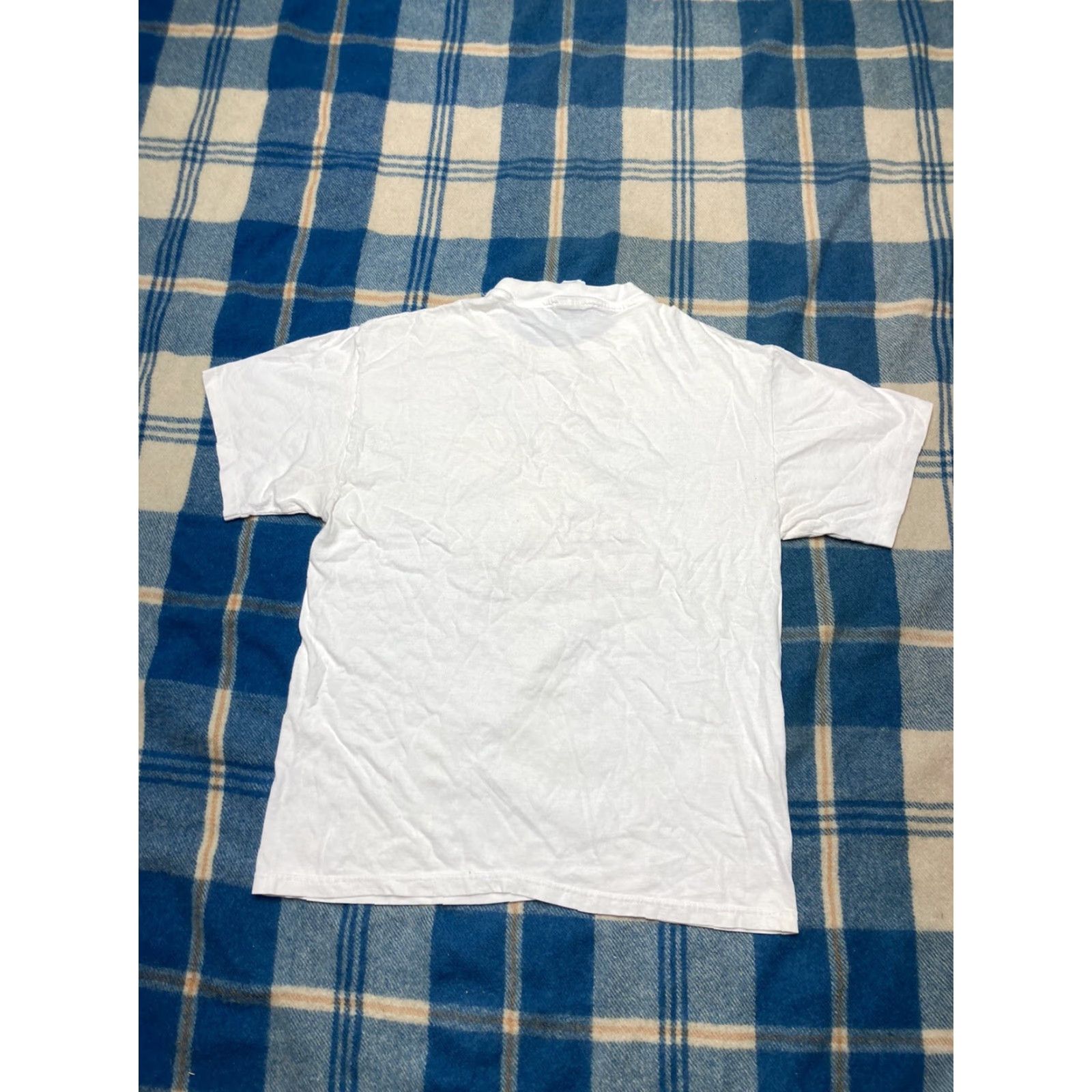 Hanes VINTAGE Hanes T-Shirt 90s Puff Print Shark Graphic Air Waves How Bout Lunch Men L White Shark Graphic 90s Mens T-Shirt Size US L / EU 52-54 / 3 - 5 Thumbnail
