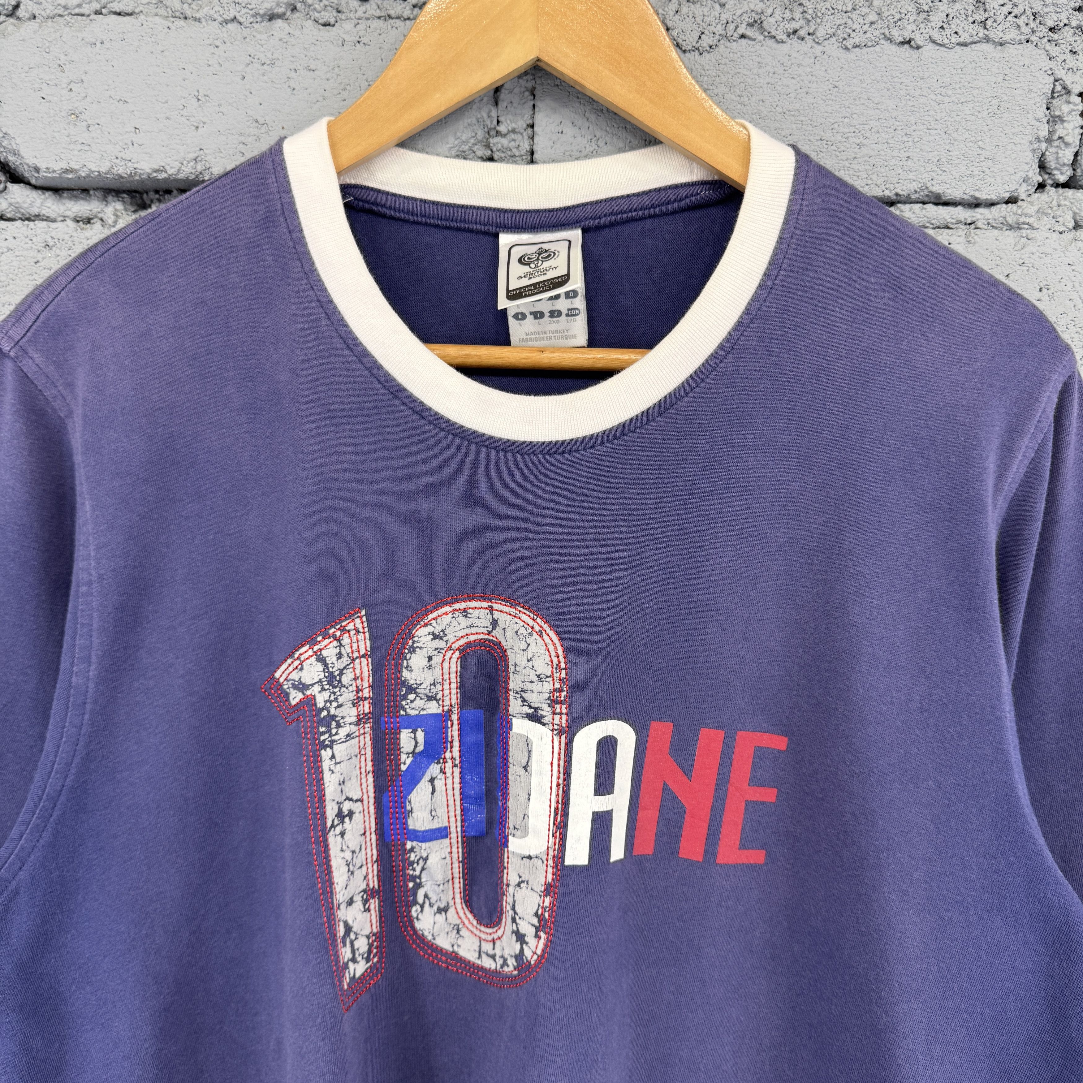 Vintage Vintage 00s Adidas Zidane 10 France Legend World Cup Tshirt Size US L / EU 52-54 / 3 - 3 Thumbnail
