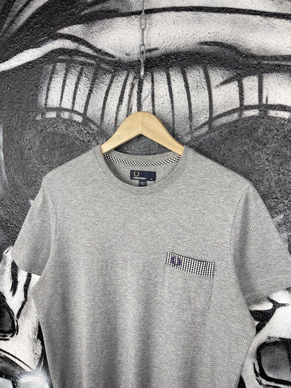 Fred Perry Fred Perry Front Pocket Embroidered Logo Grey Cotton Casual T-Shirt Men’s Size M Size US M / EU 48-50 / 2 - 4 Thumbnail