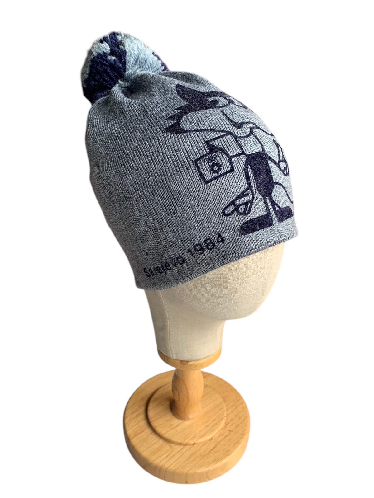 USA Olympics × Vintage VINTAGE OLYMPIC SARAJEVO 1984 WINTER SESSIONS BEANIE HATS Size ONE SIZE - 1 Thumbnail