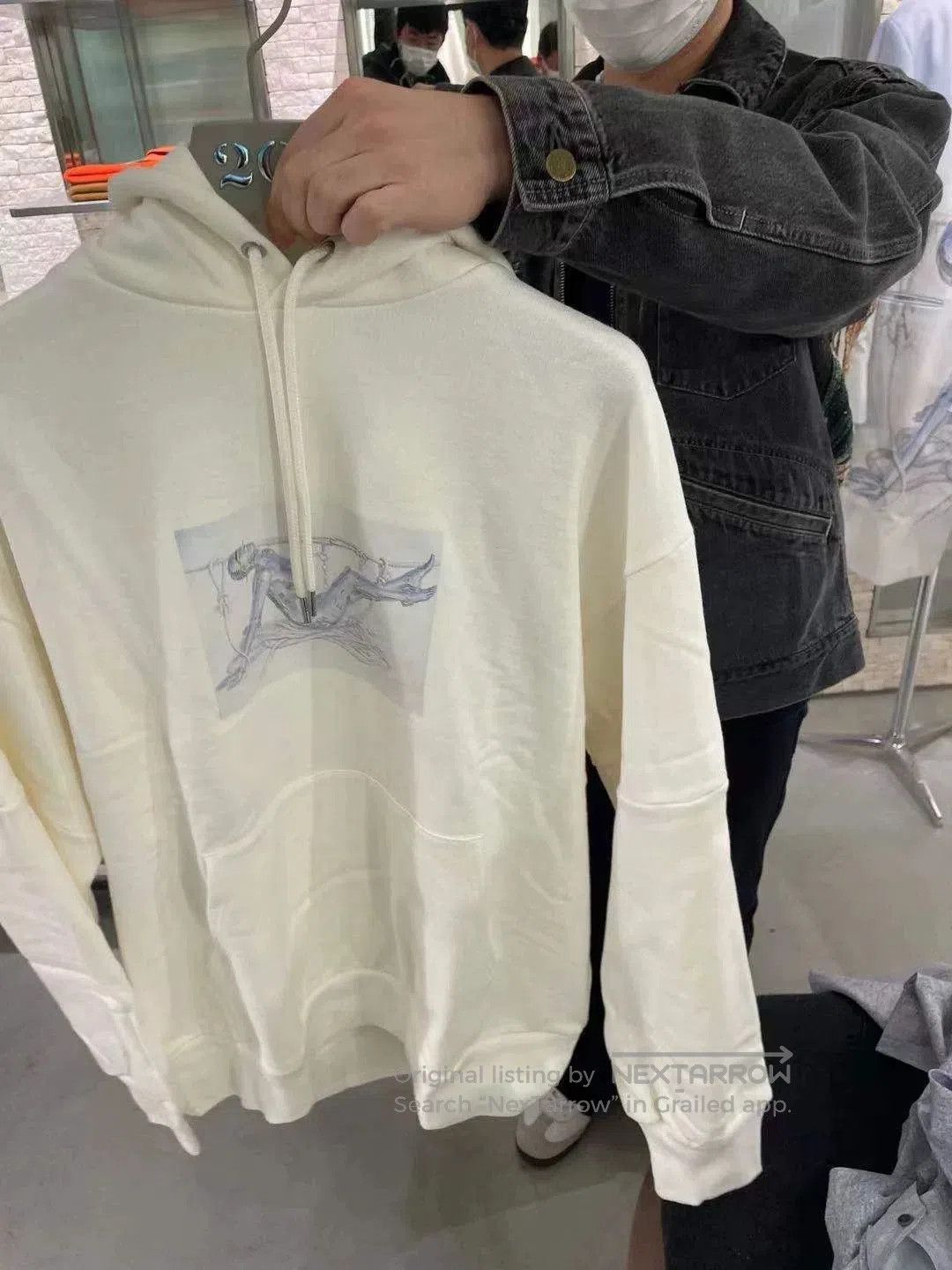 Vintage white hoodie with graphic design. Size US L / EU 52-54 / 3 - 1 Thumbnail