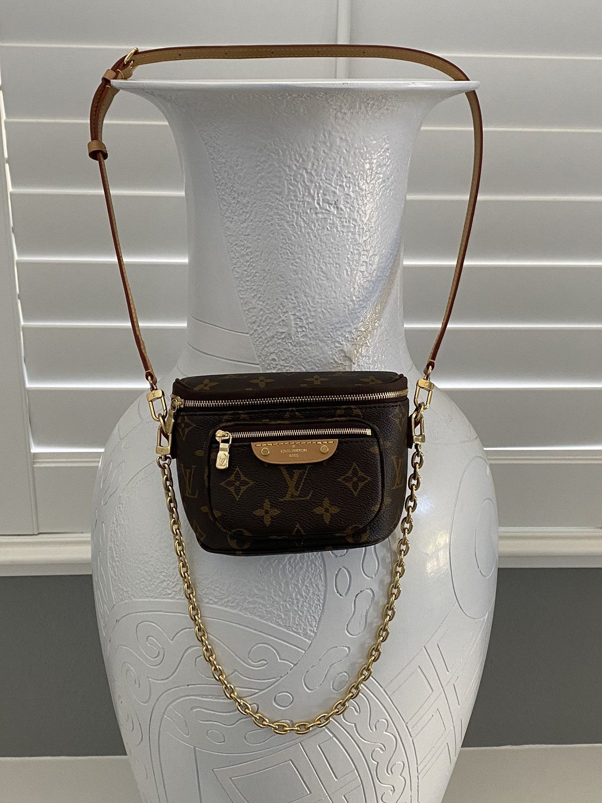 Louis Vuitton Authentic Louis Vuitton Mini Bumbag Monogram Size ONE SIZE - 17 Thumbnail