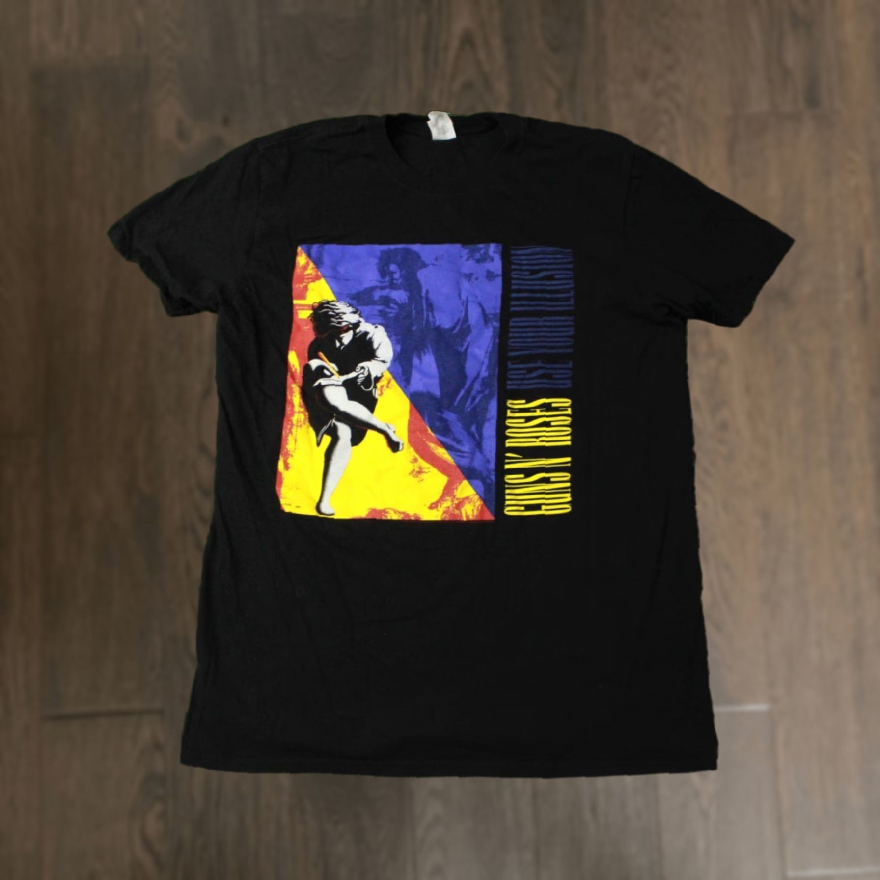Gildan GUNS N ROSES Shirt Mens 2017 Gildan Size L Black Short Sleeve 100% Cotton Hard Rock Tee Latest Decade 2010s Size US L / EU 52-54 / 3 - 1 Thumbnail