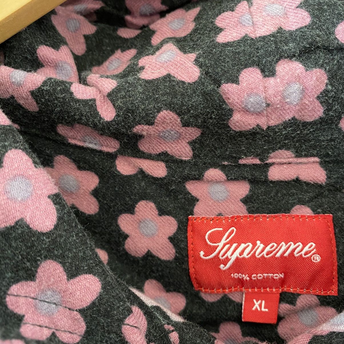 Supreme Supreme Hooded Flower Shirt Black 2015 Vintage Designer Size US XL / EU 56 / 4 - 4 Thumbnail