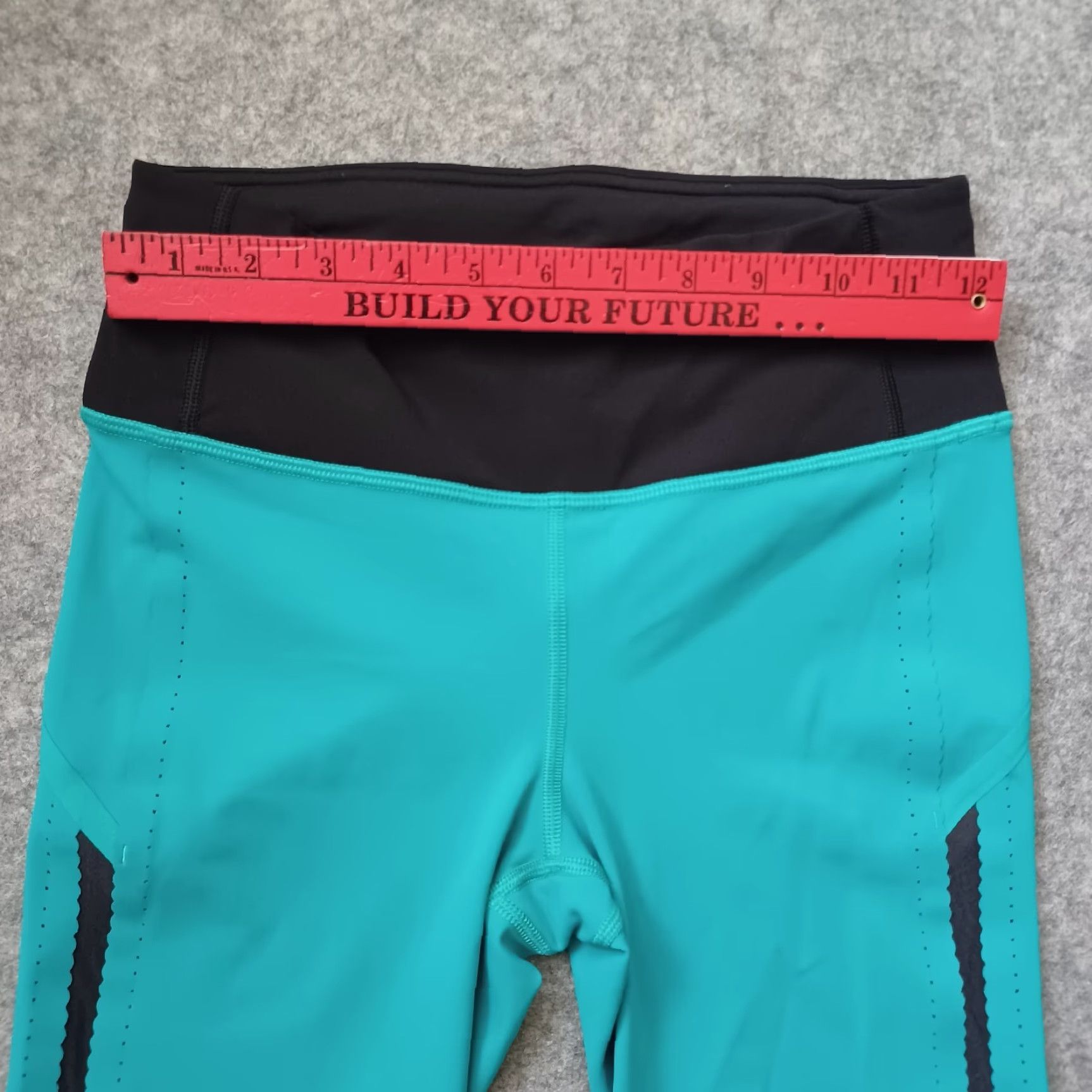 Lululemon Lululemon Leggings Cropped 4 Green Viridian Smooth Stride Athletic Womens Running Yoga Stretch Comfort Shaping Luxtreme Cross Training Easy Care Size 27" / US 4 / IT 40 - 6 Thumbnail