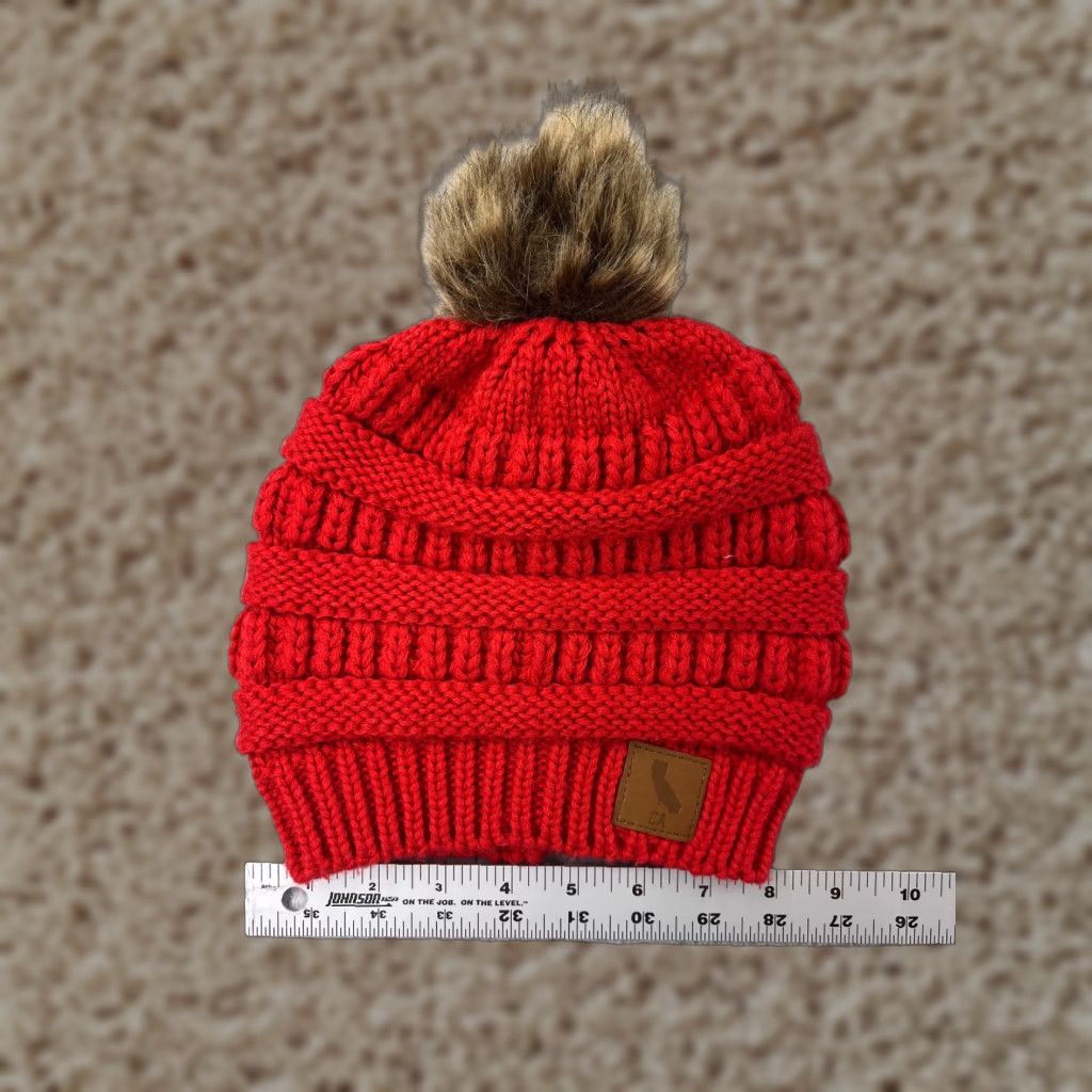 Vintage California Beanie Toque Womens One Size Red Knit Acrylic Poly Faux Fur Pom Hat Size ONE SIZE - 1 Thumbnail