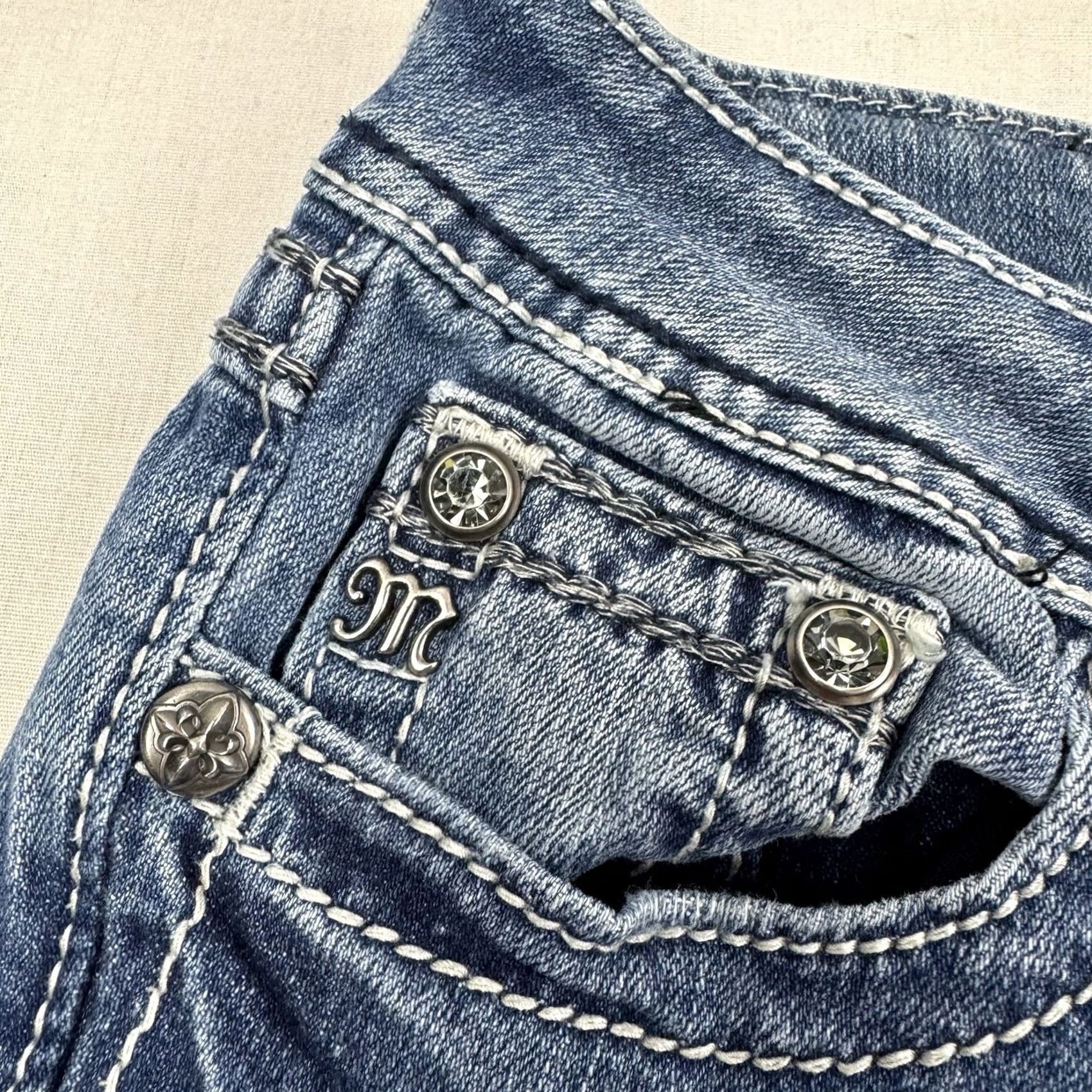 Miss Me VINTAGE Miss Me Bootcut Jeans Womens 28 Hipster Y2K 2000s American Blue Jeans Womens 28 Mens? Size 28" / US 6 / IT 42 - 7 Thumbnail