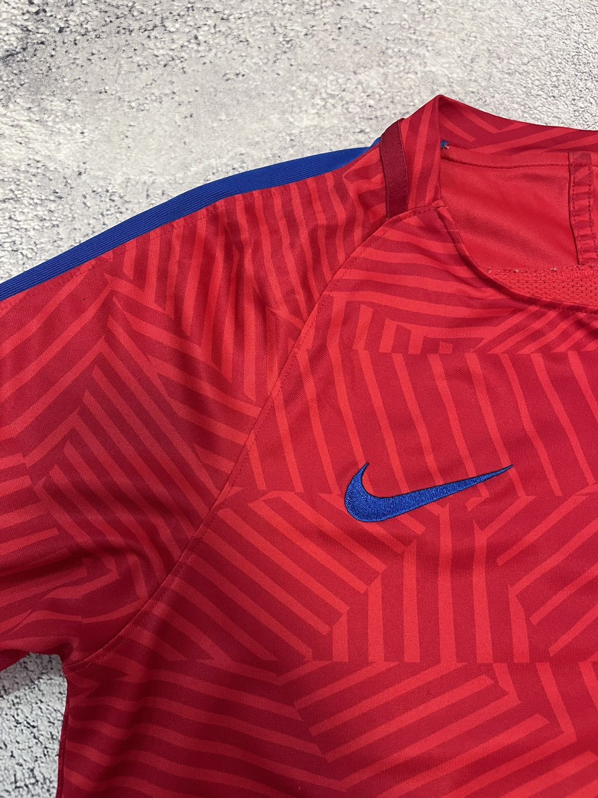 Nike Nike FC Barcelona Mens Jersey Training Soccer Football Shirt Size US S / EU 44-46 / 1 - 19 Thumbnail