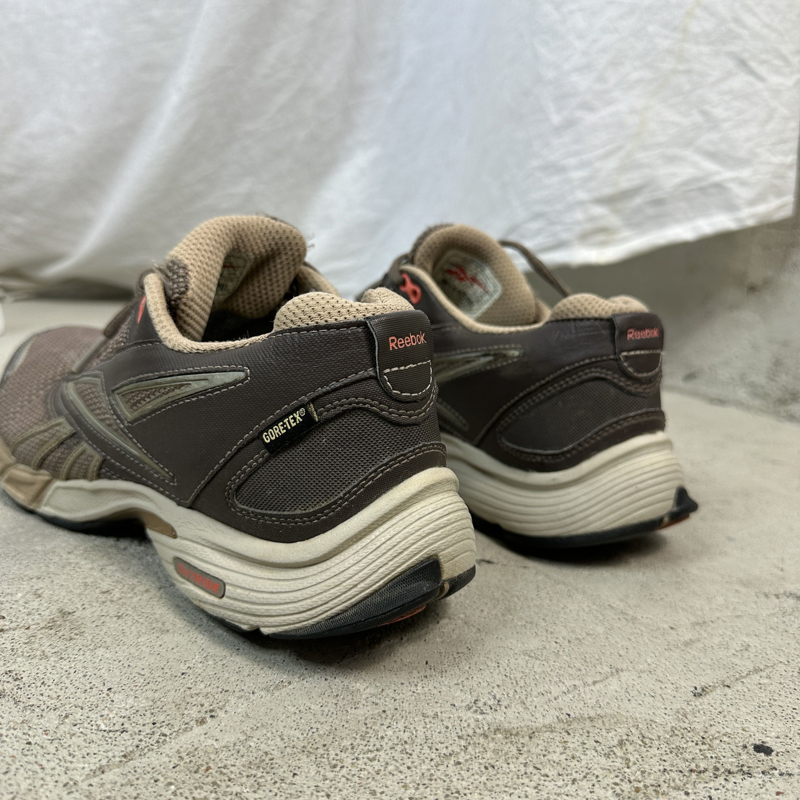 Reebok × Vintage Vintage Sportswear Y2K Active Athletic Reebok Sneakers Size US 7 / EU 40 - 3 Thumbnail