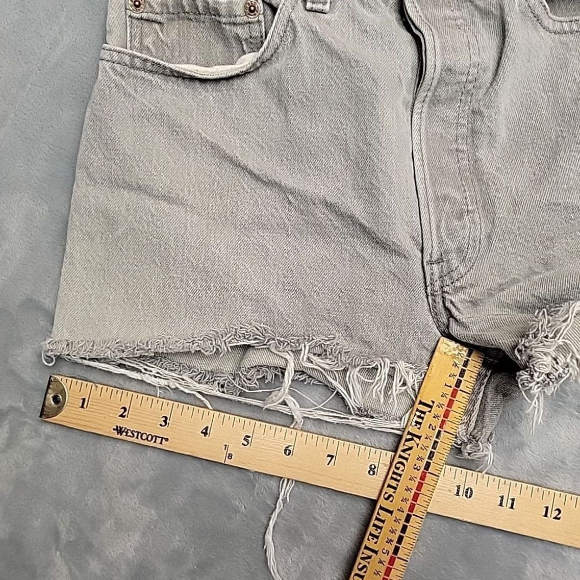 Levi's VTG Levi's 501 Jorts Sz 31 Gray Denim Booty Biker Shorts Daisy Duke Made in USA Womens 31 Denim Cotton Jeans Shorts Mid 2000s Size 24" / US 00 / IT 34 - 8 Thumbnail