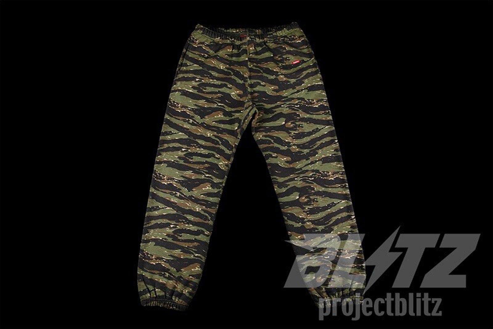 Supreme SS21 SUPREME SMALL BOX LOGO SWEATPANT SWEATPANTS TIGER CAMO Size US 30 / EU 46 - 2 Thumbnail